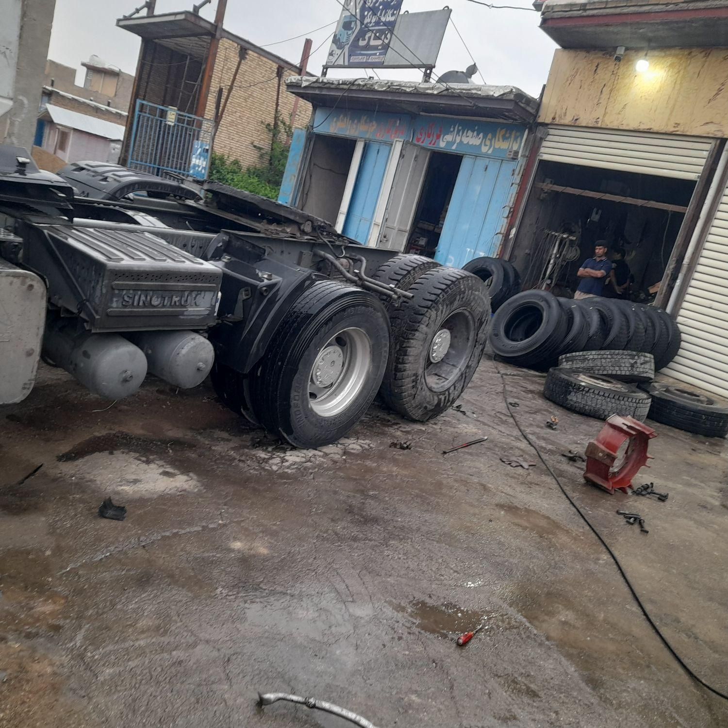چرخ ۲۴دارم رینگ ۳۱۵دارم تاق میزنم  تاق  سربه سر|قطعات یدکی و لوازم جانبی|شیراز, ابیوردی|دیوار