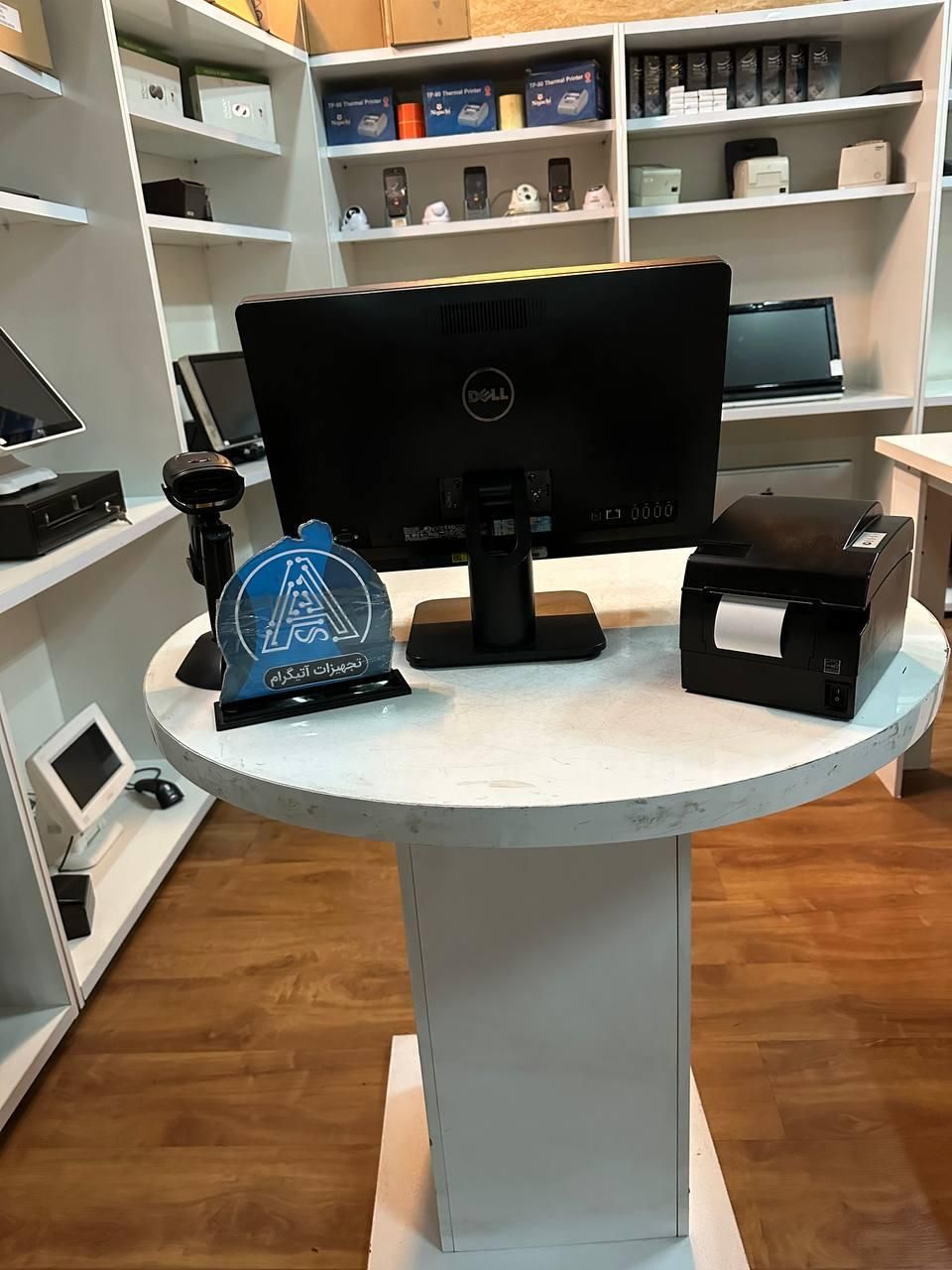 ال این وان صندوق فروشگاهی Dell|فروشگاه و مغازه|تهران, هفت حوض|دیوار