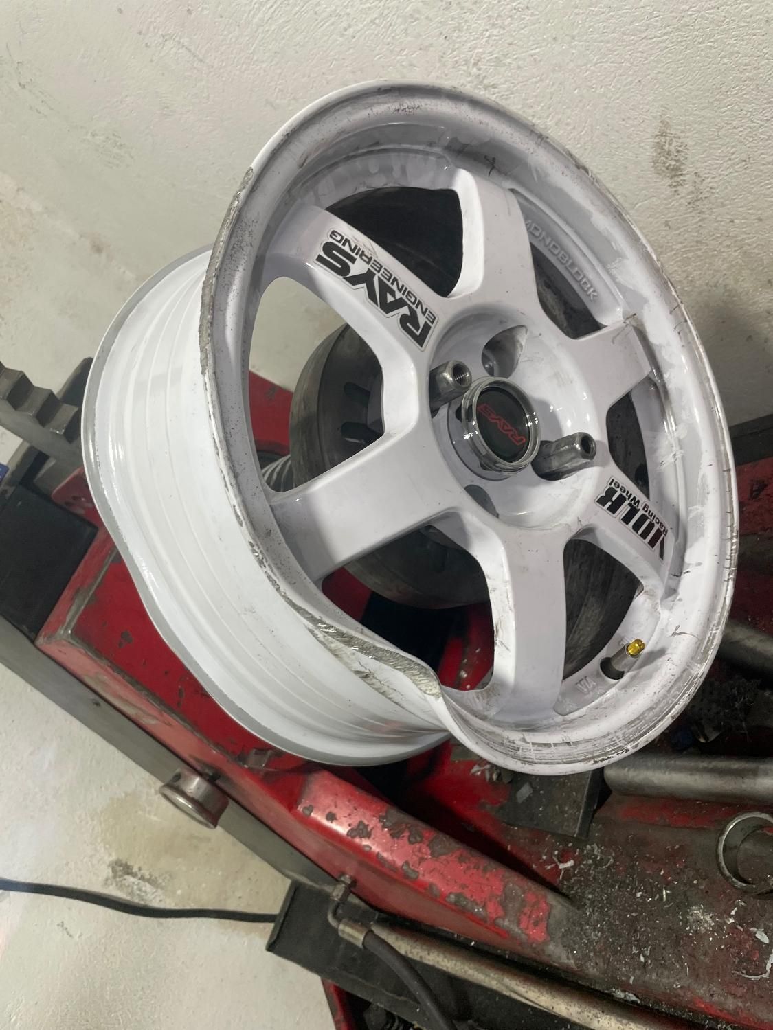 تابگیری وشکستگی رنگ کاری رینگ های المینومی آهنی|قطعات یدکی و لوازم جانبی|تبریز, |دیوار