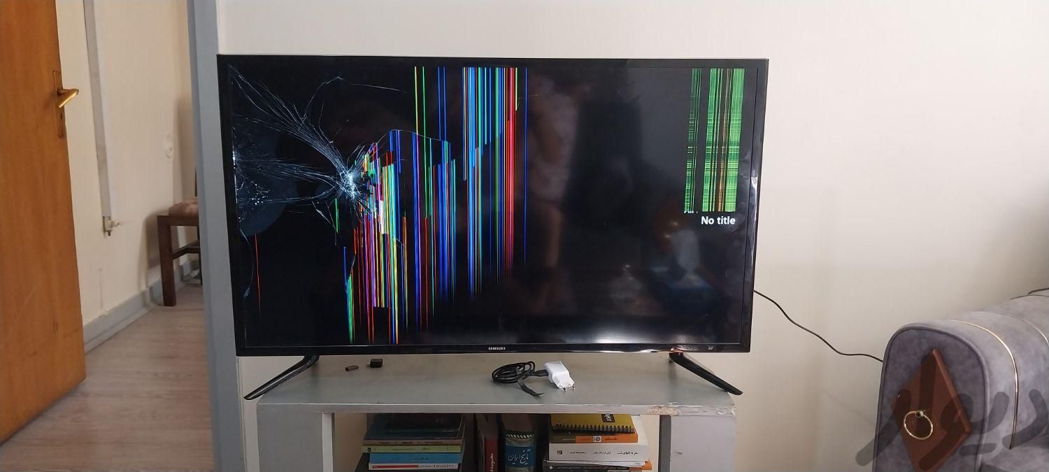 تلویزیون ال سی دی سامسونگ ۴۰ اینچ پنل شکسته|تلویزیون و پروژکتور|تهران, عباس‌آباد|دیوار
