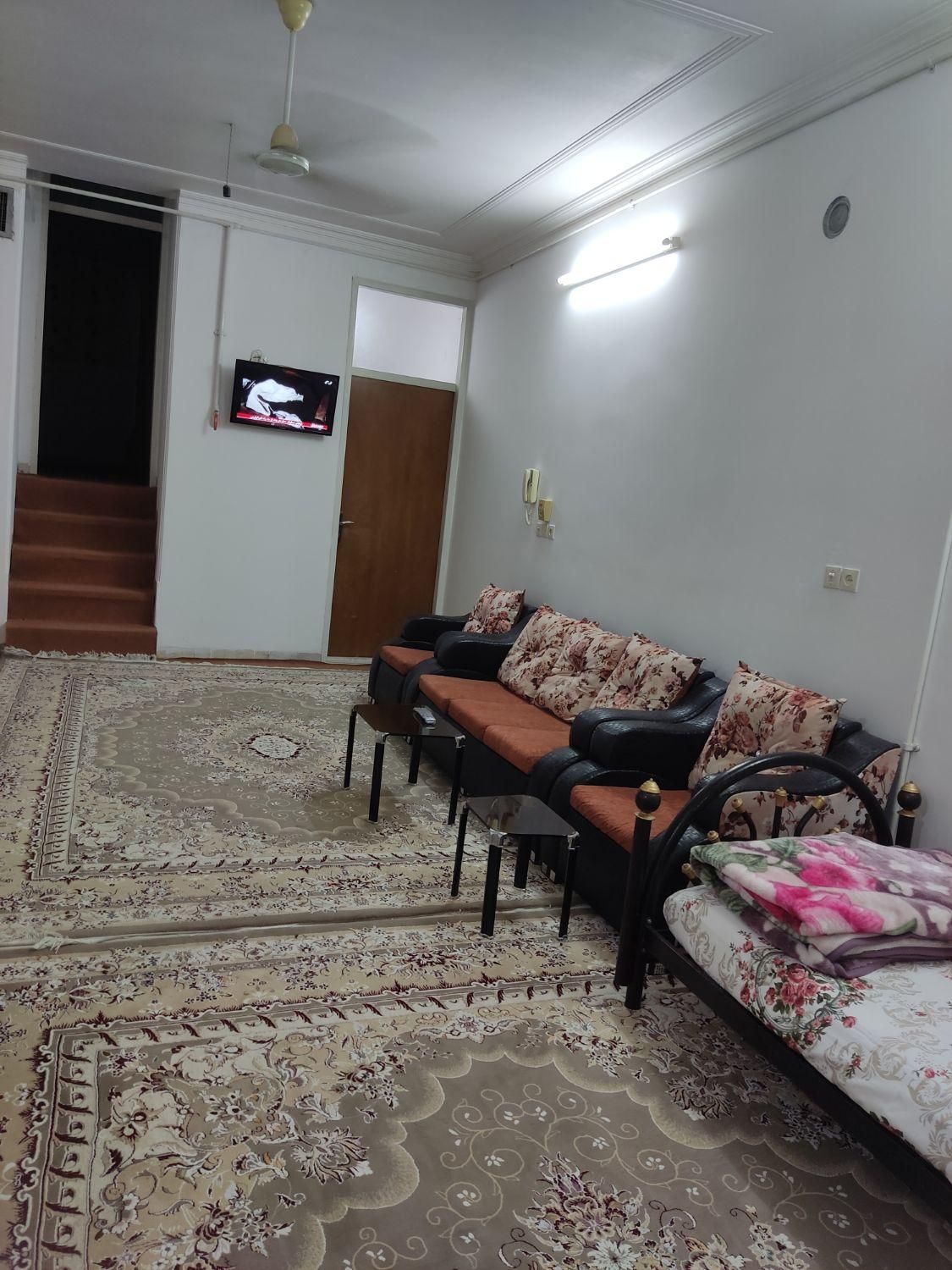 منزل همکف تمیزبلواردشتی پاسداران با پارکینگ سوئیت|اجارهٔ کوتاه‌مدت آپارتمان و سوئیت|یزد, |دیوار