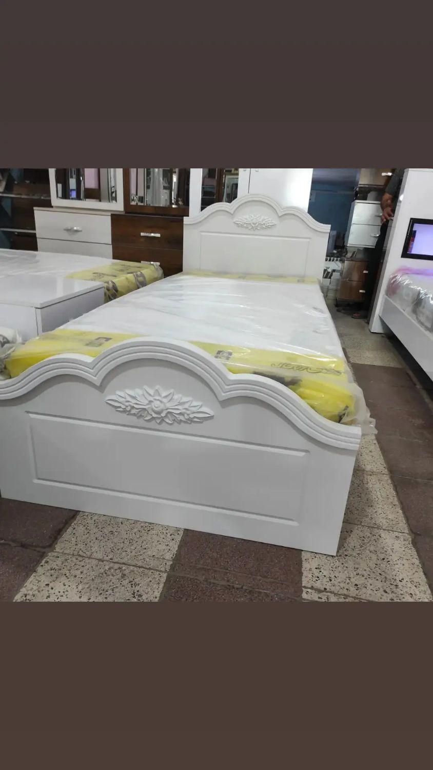 تخت خواب کمد دار کشو نفره خوشخواب یک و نیم کفی دو|تخت و سرویس خواب|مشهد, خواجه ربیع|دیوار