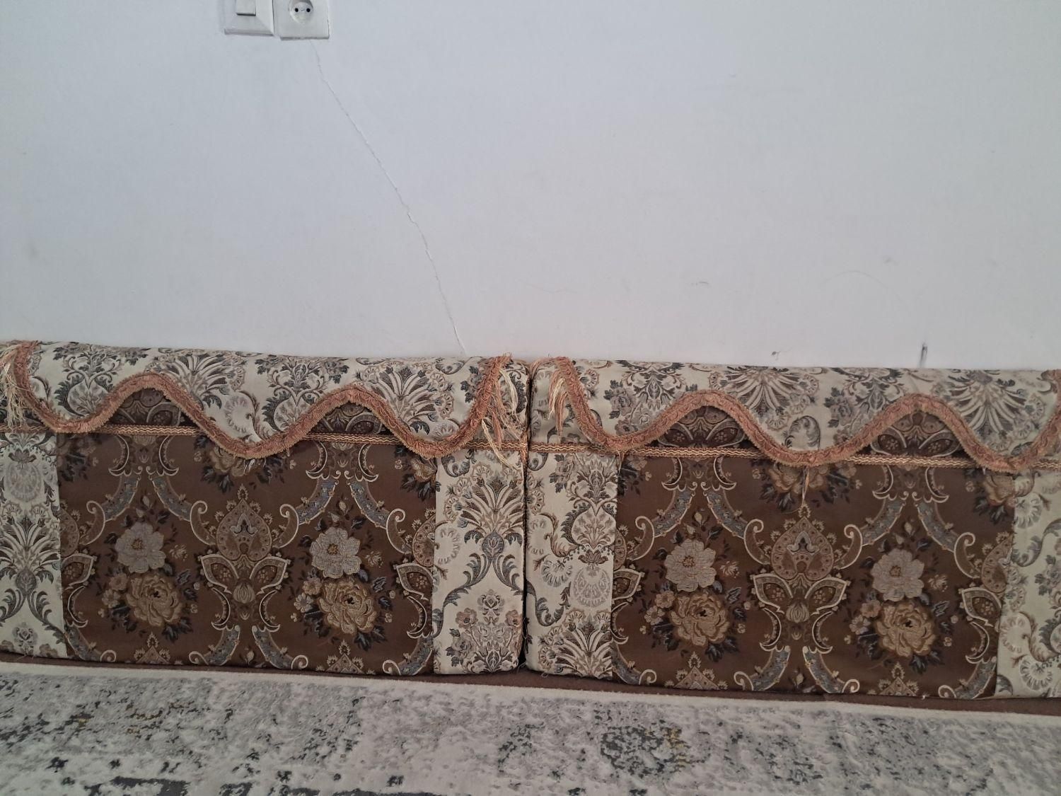 پشتی یک جفت در حد نو|پشتی|سبزوار, مدرس|دیوار