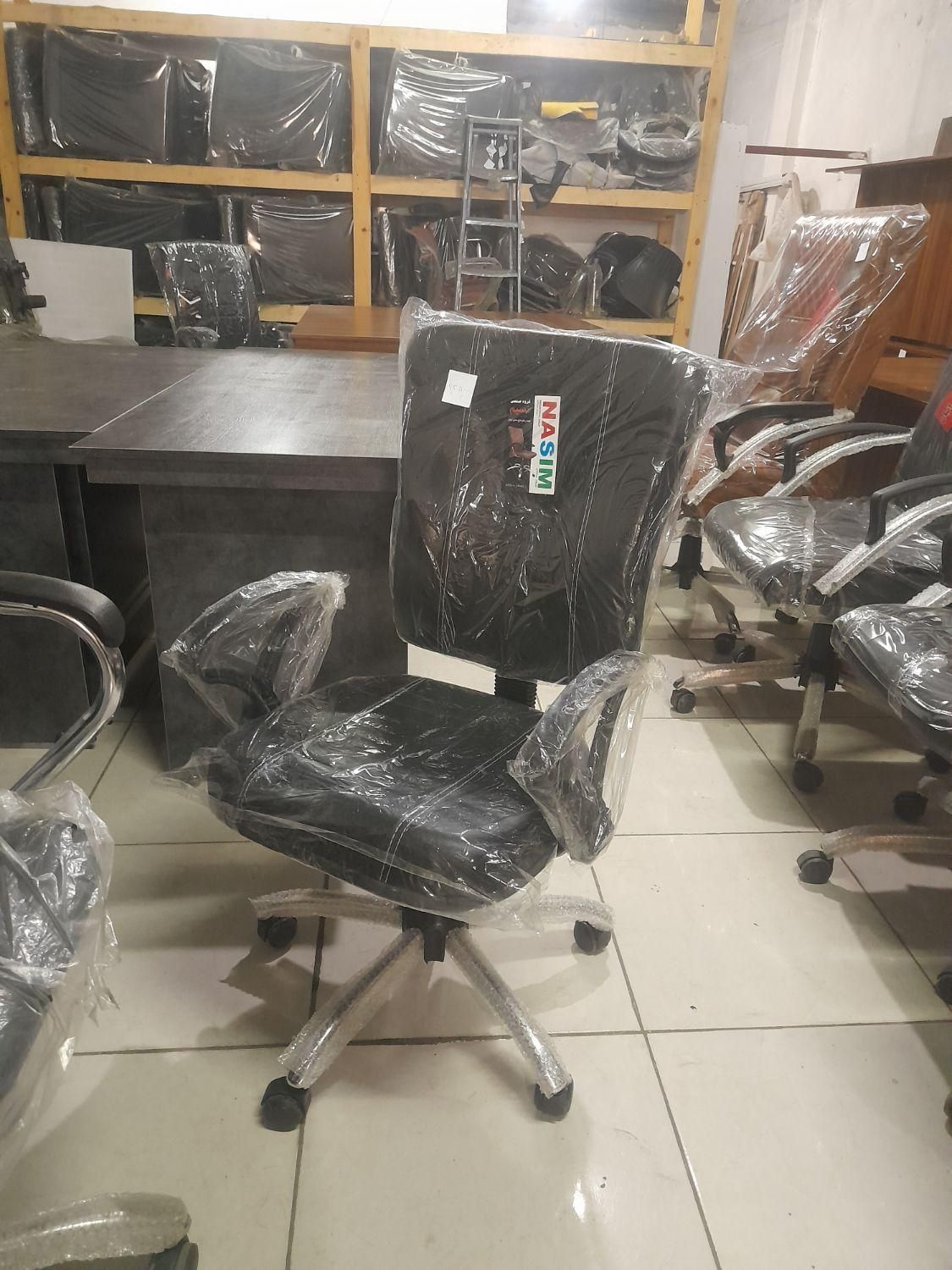 صندلی کارمندی|صندلی و نیمکت|شیراز, کوی زهرا|دیوار