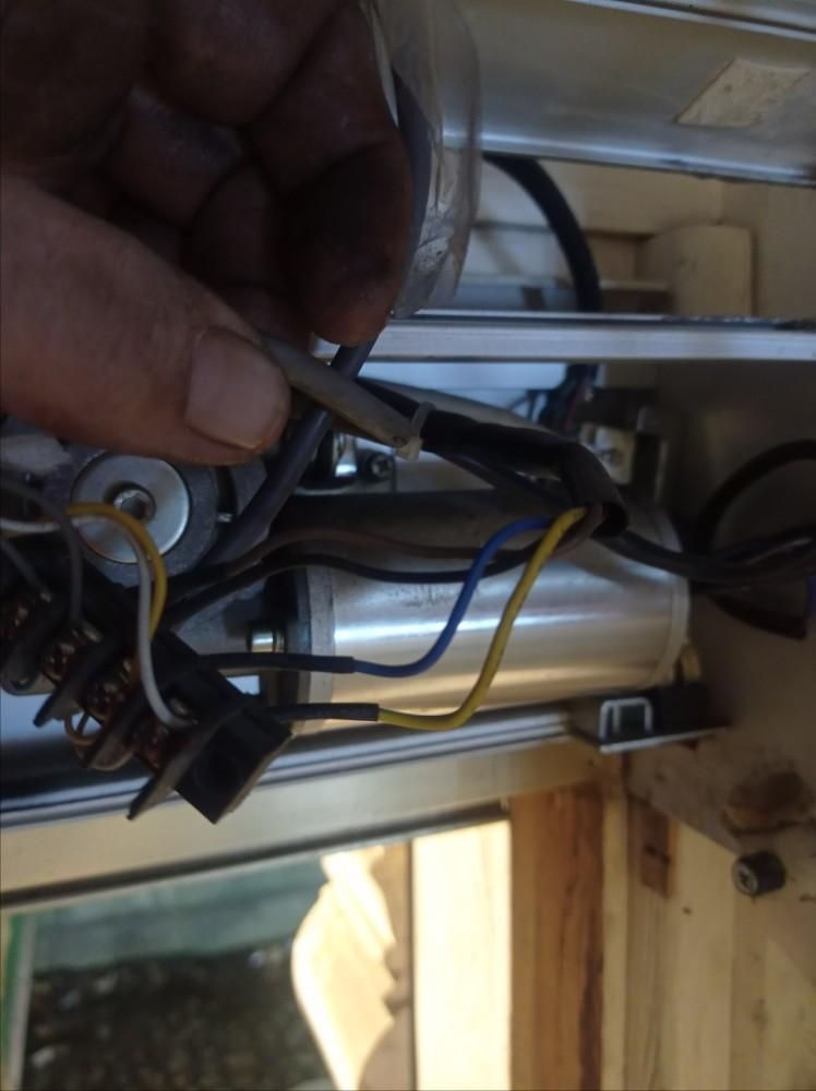 فروش شیشه بالکن نصب پارتیشن سکوریت اتوماتیک|خدمات پیشه و مهارت|تهران, تهرانپارس شرقی|دیوار