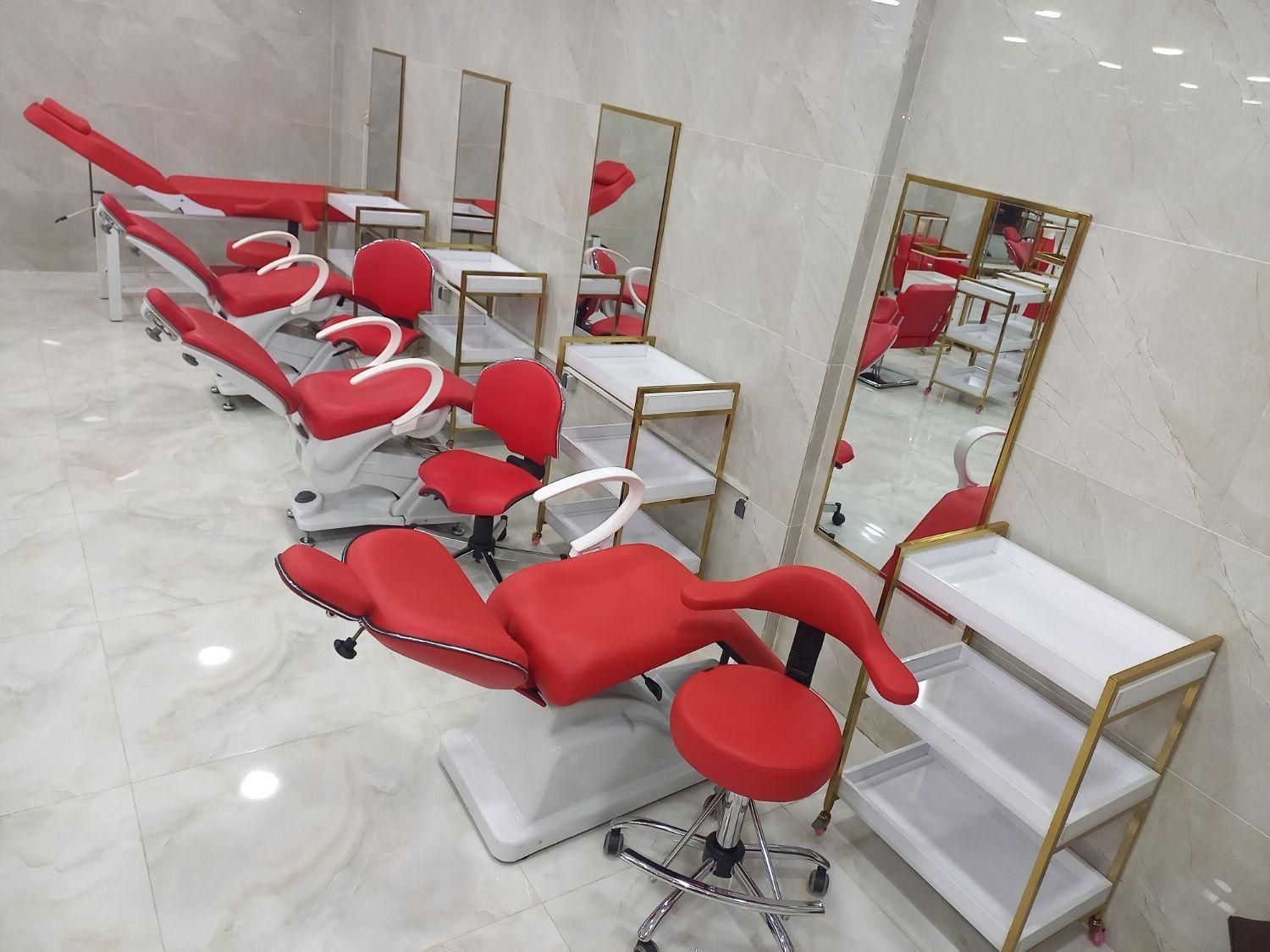 آرایشگری زنانه|استخدام درمانی، زیبایی، بهداشتی|اسلامشهر, باغ فیض|دیوار