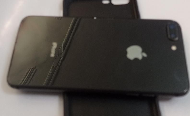 اپل iPhone 8 Plus با حافظهٔ ۶۴ گیگابایت|موبایل|زاهدان, |دیوار