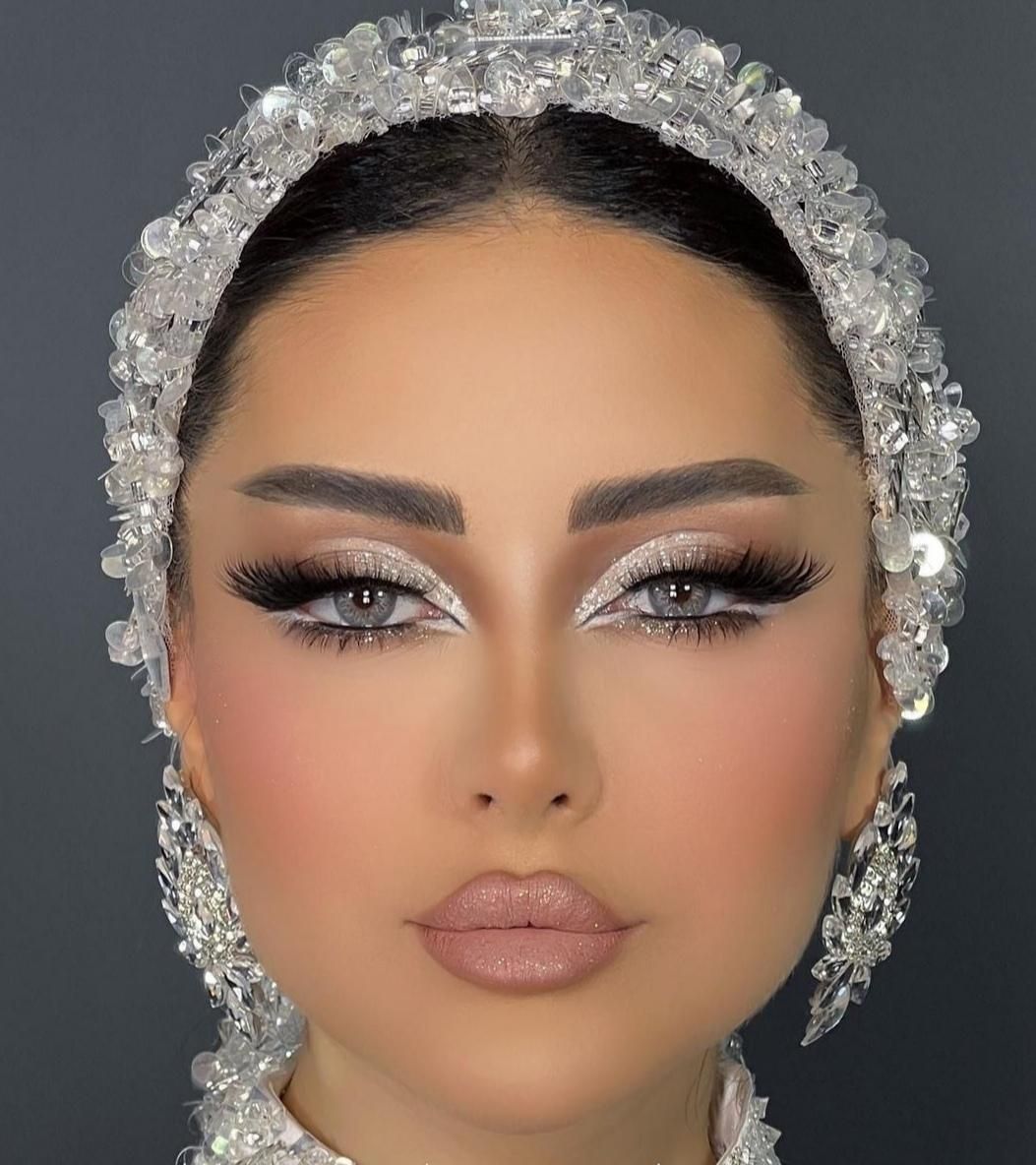 خدمات و آموزش صفر تا صد پیشرفته میکاپ و گریم عروس|خدمات آرایشگری و زیبایی|ارومیه, |دیوار