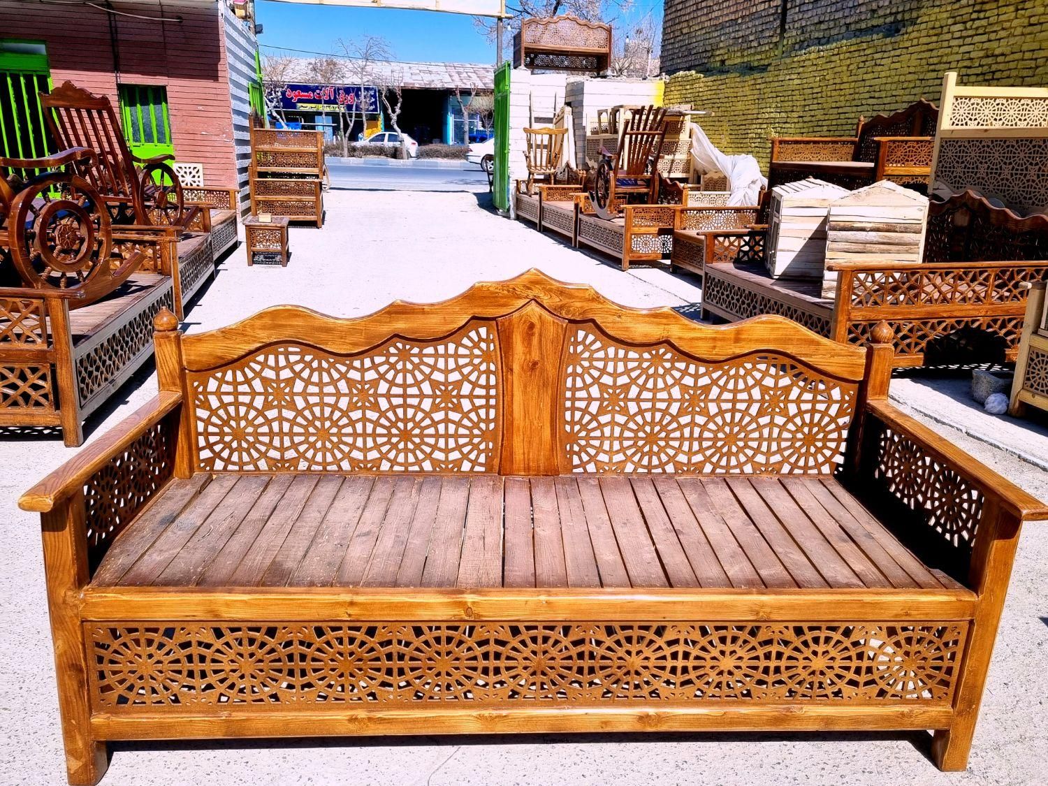 تخت سنتی سایز مبلمانی ۳ نفره ۱۲۲۲|مبلمان خانگی و میز عسلی|اصفهان, زاجان|دیوار