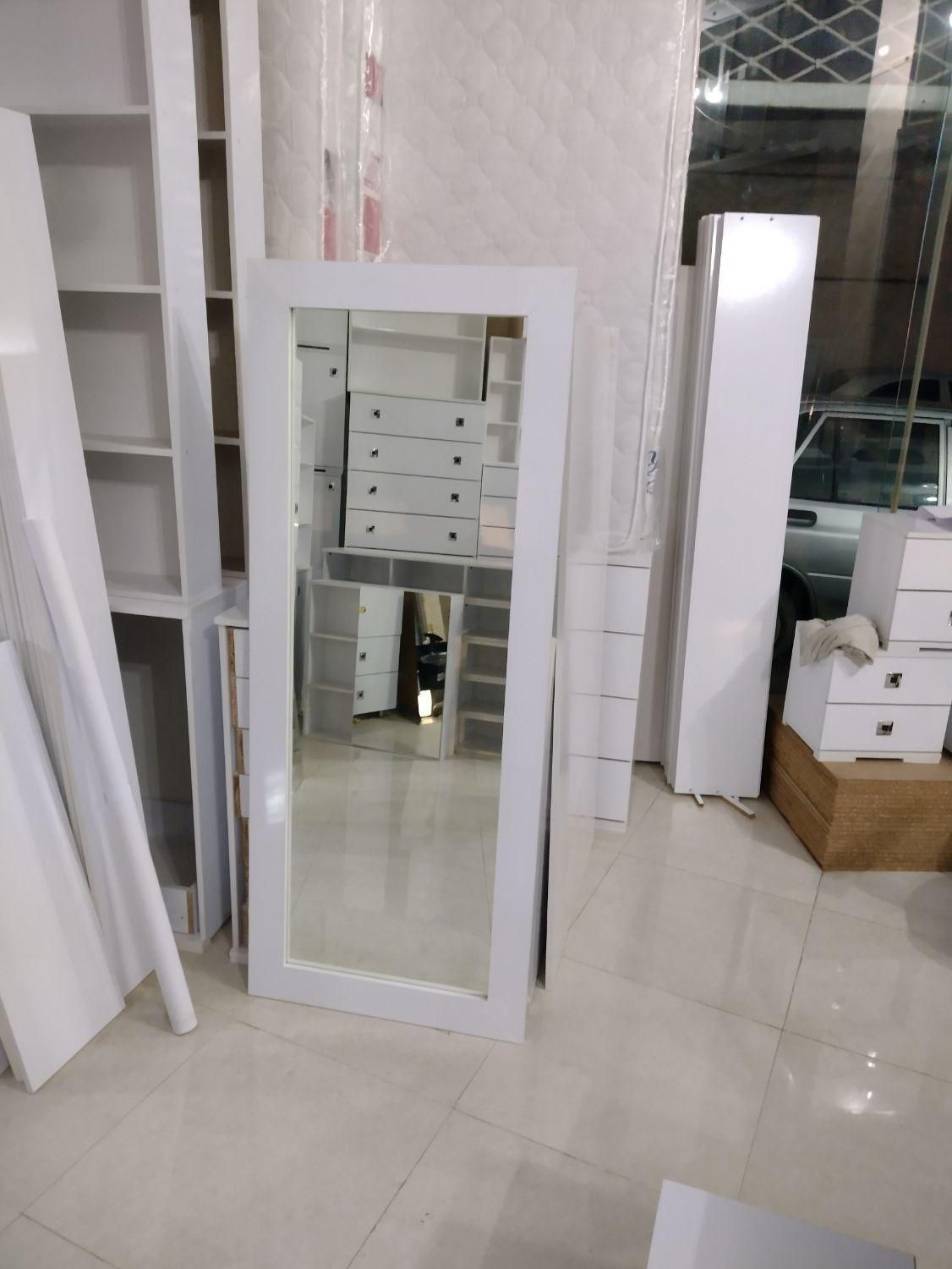 آینه قدی|آینه|رشت, آب آسیاب|دیوار