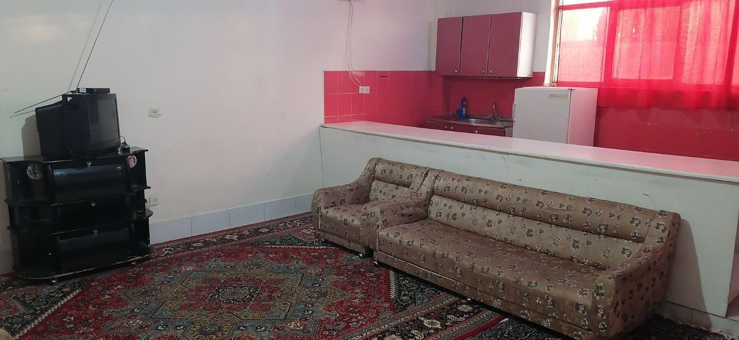 آپارتمان مبله دو خوابه با پارکینگ|اجارهٔ کوتاهمدت آپارتمان و سوئیت|کرمان, |دیوار