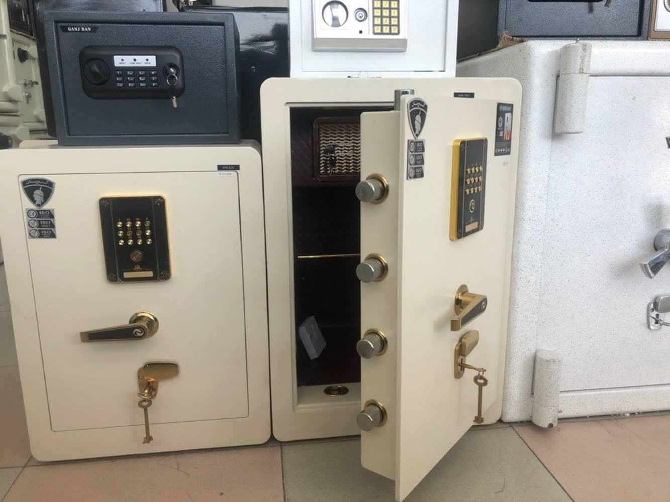 گاوصندوق آلیاژ بالا فوق امنیتی تحویل همه جا|ابزارآلات|فردیس, منظریه|دیوار