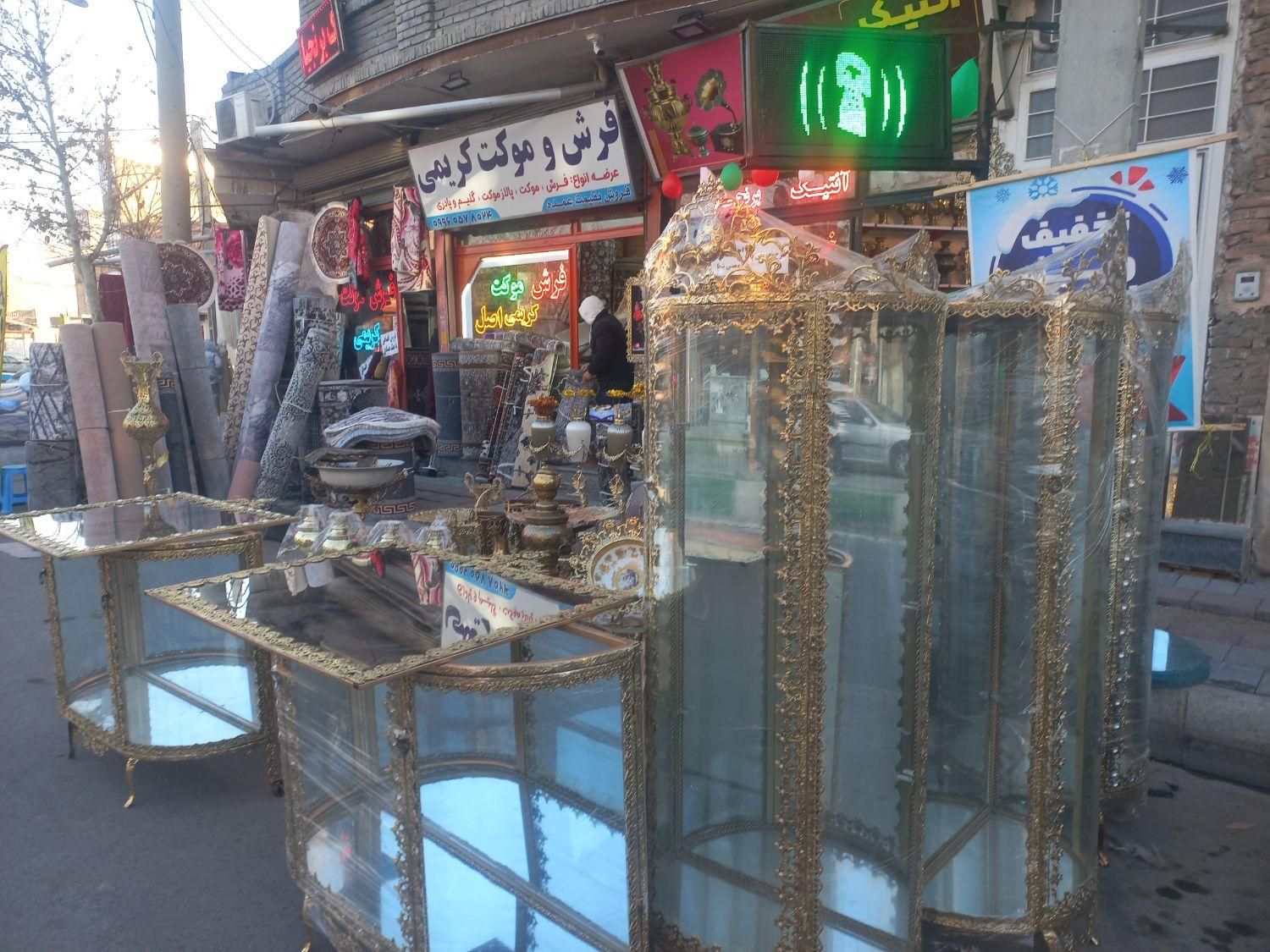 بوفه و ساعت ایستاده برنز آنتیک برنجیان|بوفه، ویترین، کنسول|ارومیه, |دیوار