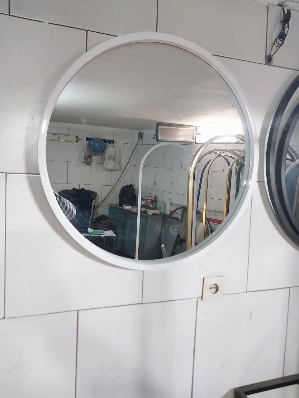 آینه گرد قاب فلزی|آینه|تهران, نیروی هوایی (پیروزی)|دیوار