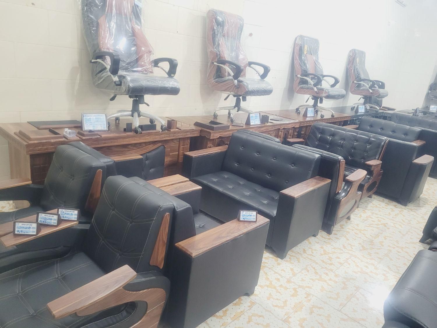 مبل ادری نیم ست چرم|دفتر کار|یزد, |دیوار