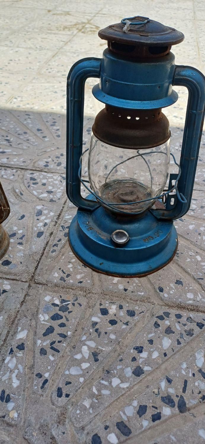دوتا'چراغ نفتی کارکرده|کلکسیون اشیاء عتیقه|آبدانان, |دیوار