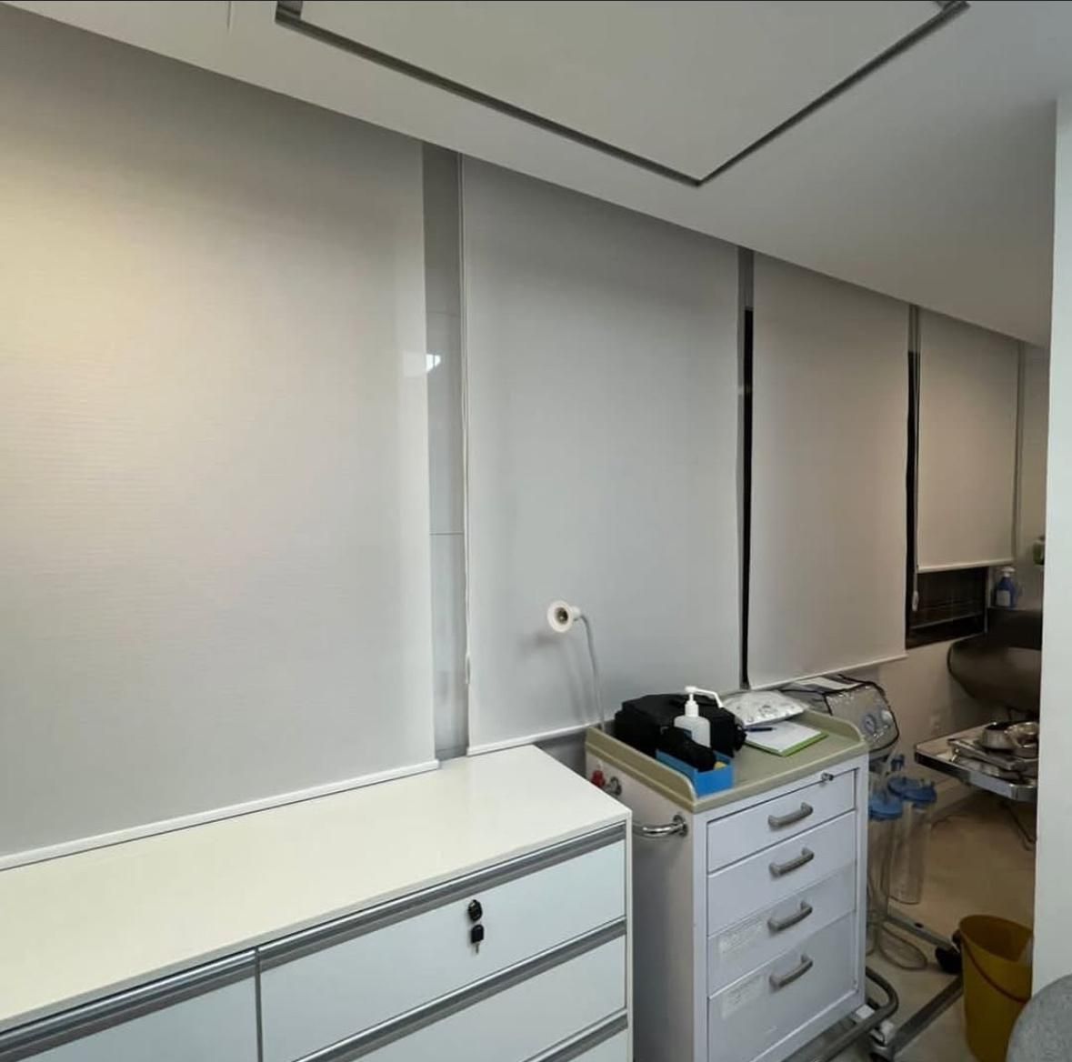 پرده شید اسکرین مناسب کلینیک ها و مطب|پرده، رانر، رومیزی|شهریار, |دیوار