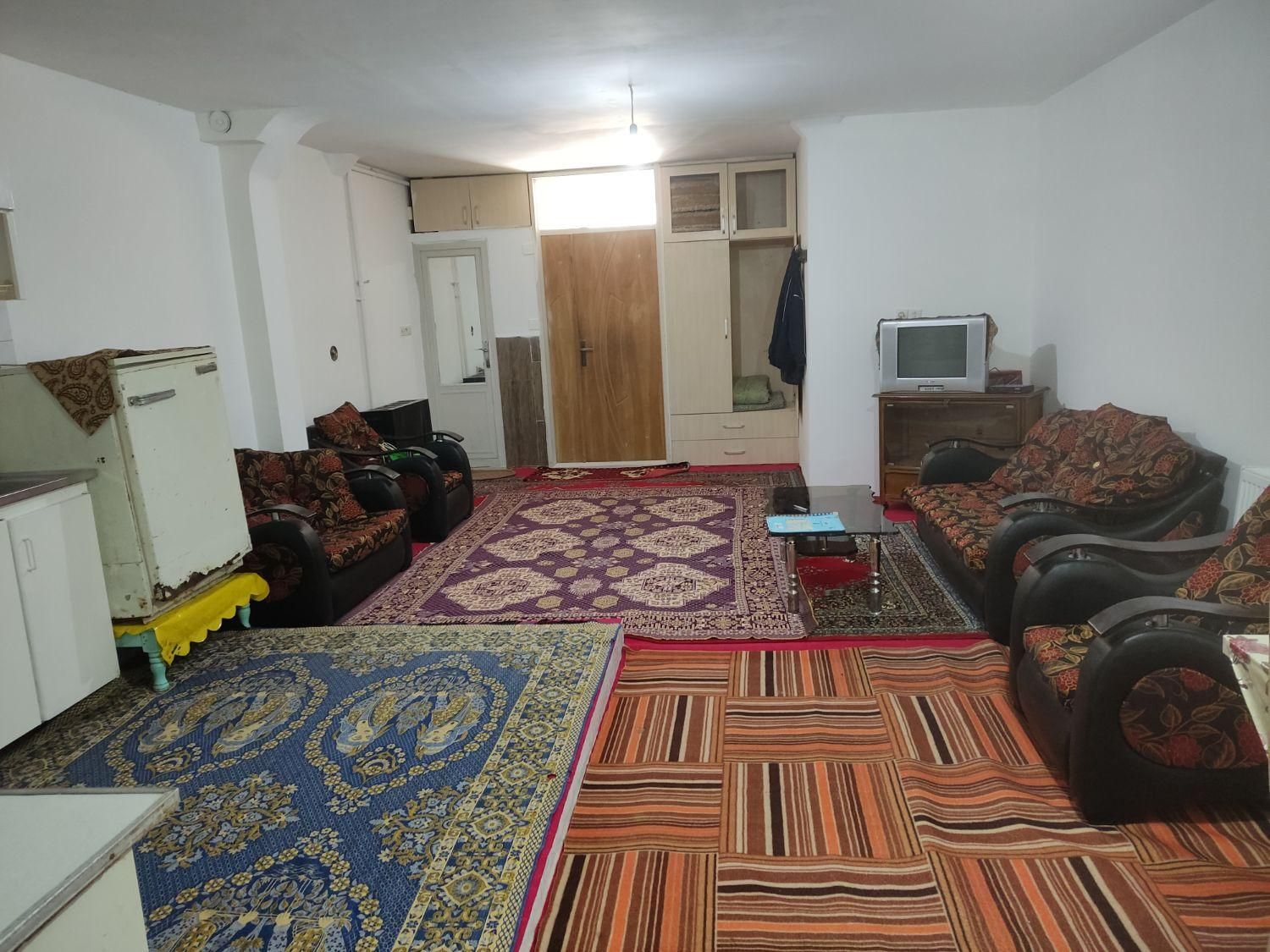 اجاره روزانه خانه استخردار برای مسافران|اجارهٔ کوتاه‌مدت ویلا و باغ|اردبیل, |دیوار