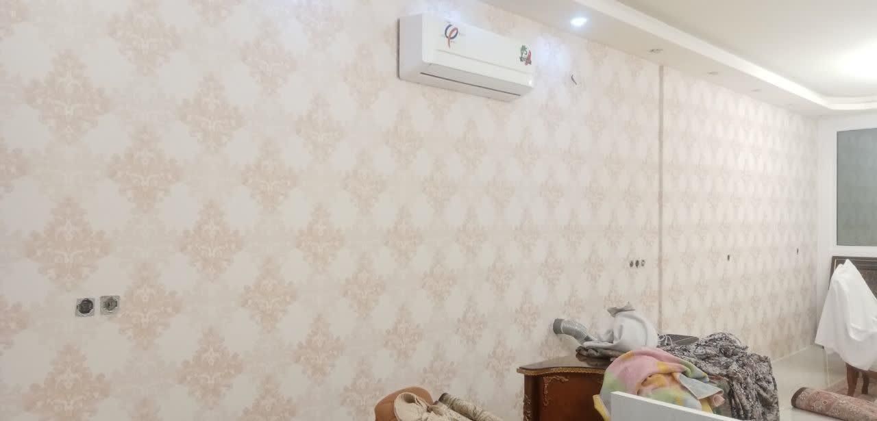 نصاب کاغذدیواری نصب پوستر|خدمات پیشه و مهارت|قم, هنرستان|دیوار