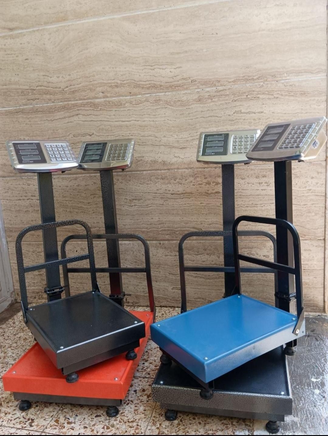 ترازو باسکول ۲۰۰ کیلویی گارددار تاشو بدنه سنگین|فروشگاه و مغازه|اصفهان, برزان|دیوار