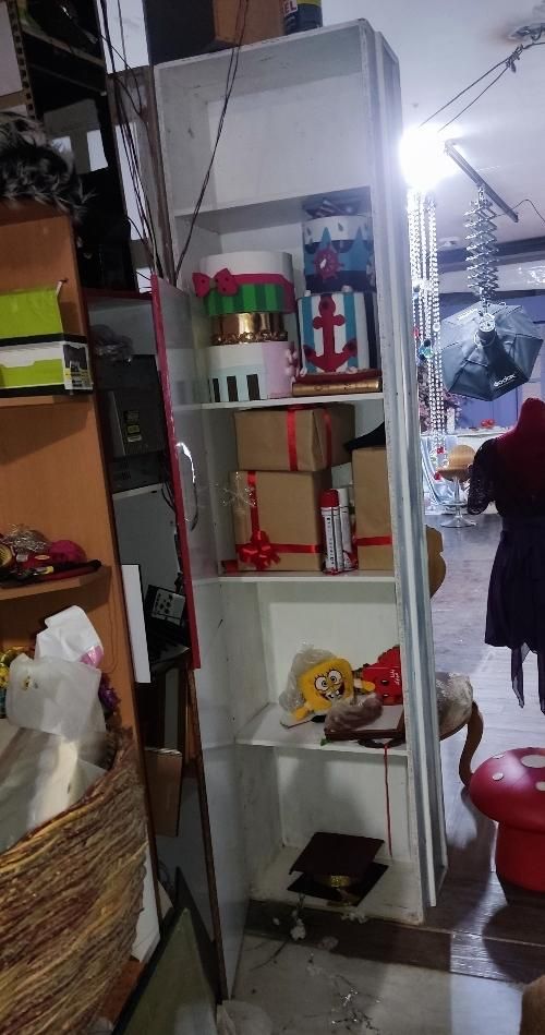 دکور آتلیه با قفسه و فلاش عکاسی و بریل برقی|دوربین عکاسی و فیلم‌برداری|تهران, یافت آباد جنوبی|دیوار