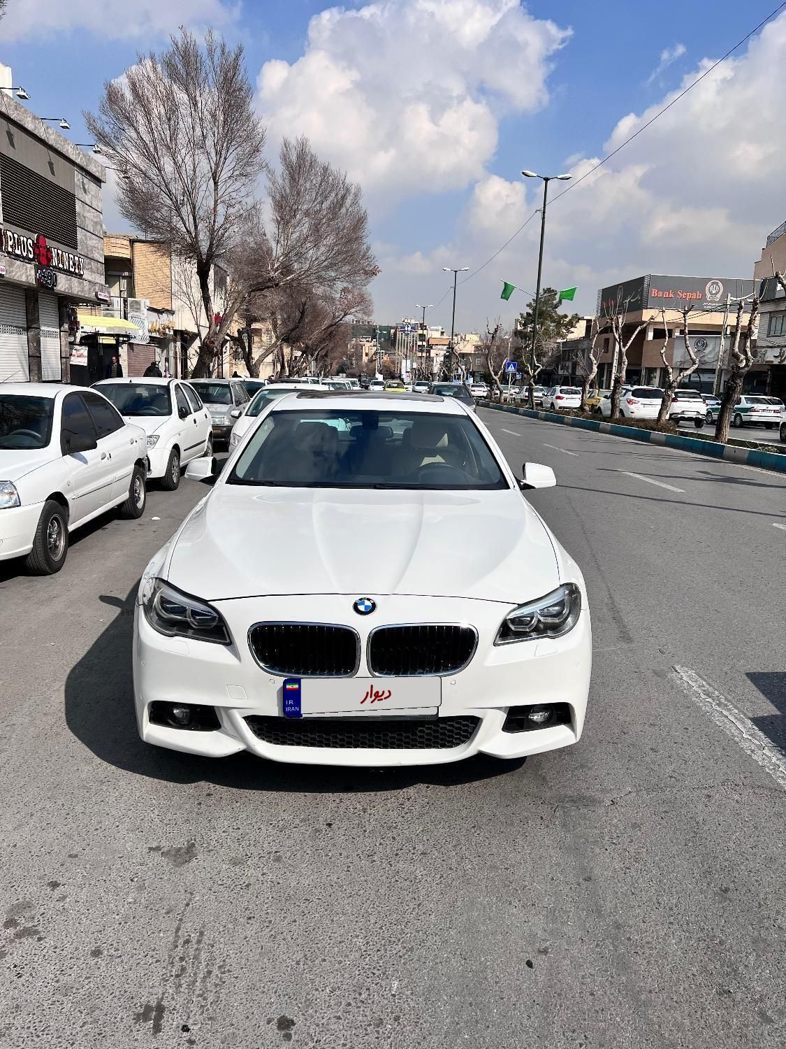 بی‌ام‌و سری 5 سدان 520i، مدل ۲۰۱۳|خودرو سواری و وانت|اصفهان, سعادت‌آباد|دیوار