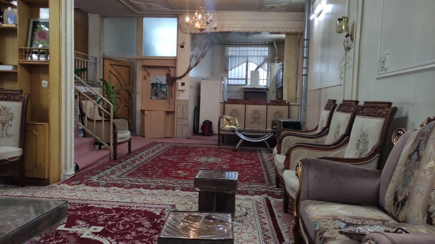 خانه دربست حیاط دار250 متری نزدیک پل خواجو اصفهان|اجارهٔ کوتاه‌مدت آپارتمان و سوئیت|اصفهان, ردان|دیوار
