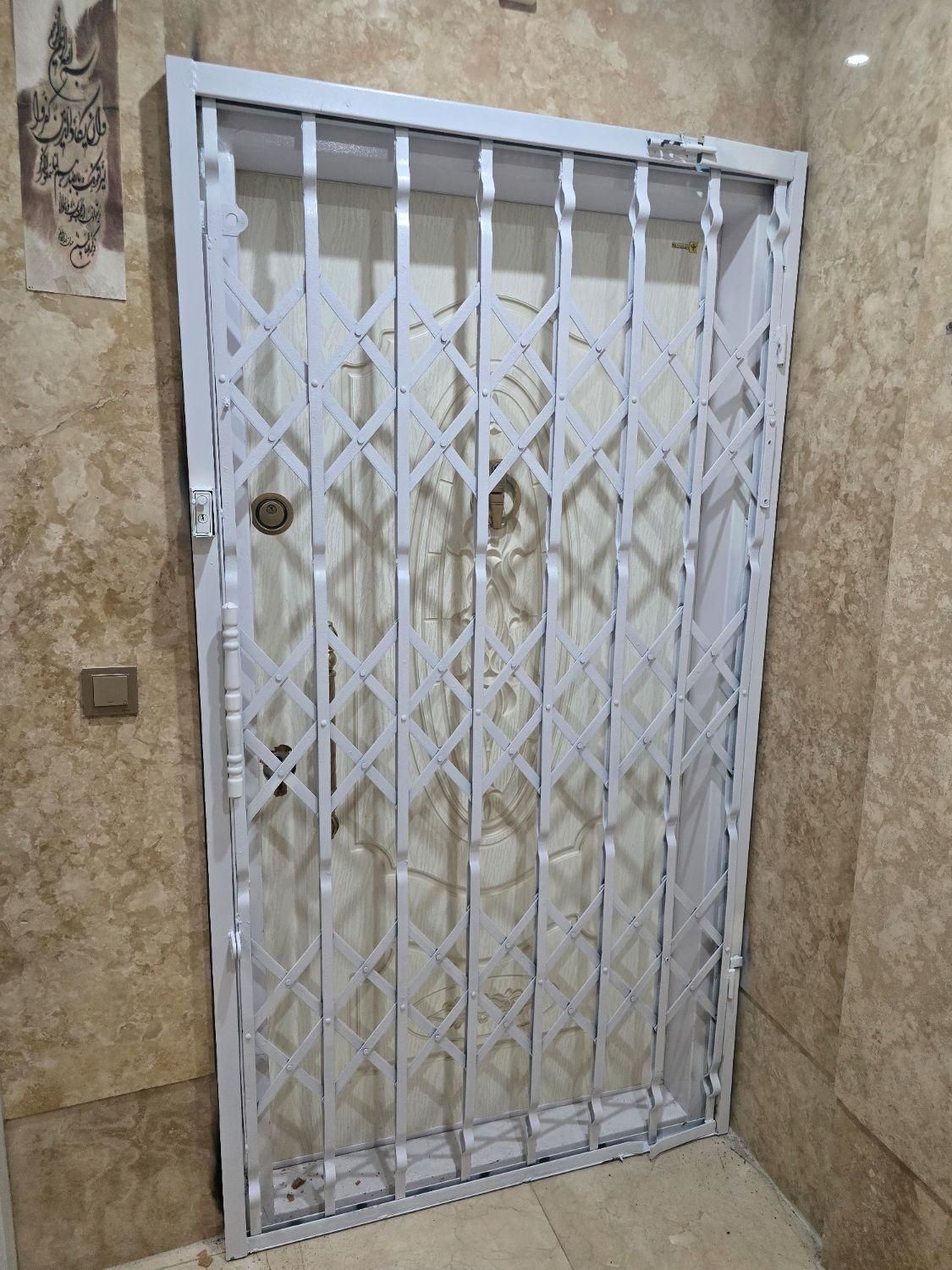 مدرن ترین فرفورژه حفاظ پنجره ساخت دربِ آکاردئِونی|عمده‌فروشی|مشهد, رضاییه|دیوار