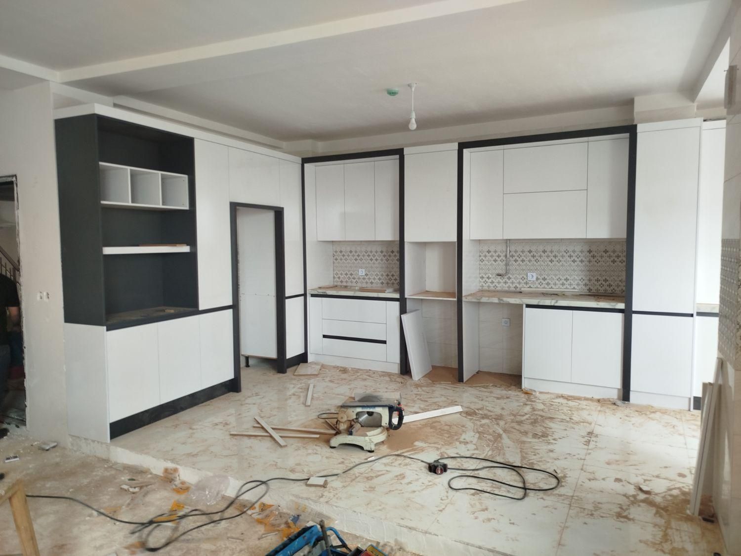 نصاب کابینت دست دوم .پارکت .قرنیز .کمد|خدمات پیشه و مهارت|اردبیل, |دیوار