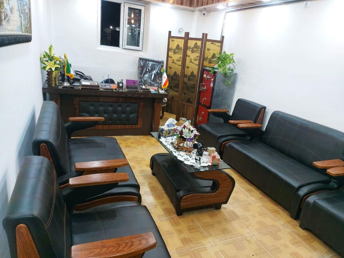 ست مبل اداری /کتابخونه وکیوم /میز مدیریت امپراطور|مبلمان اداری|رشت, فرودگاه سردار جنگل رشت|دیوار
