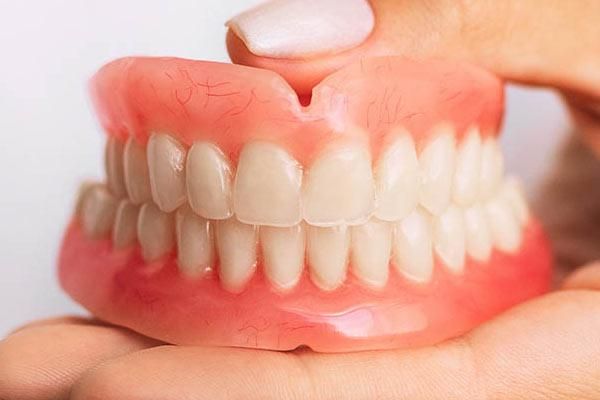 ساخت انواع پروتز های دندانی. دندان مصنوعی|خدمات آرایشگری و زیبایی|شیراز, لب آب|دیوار