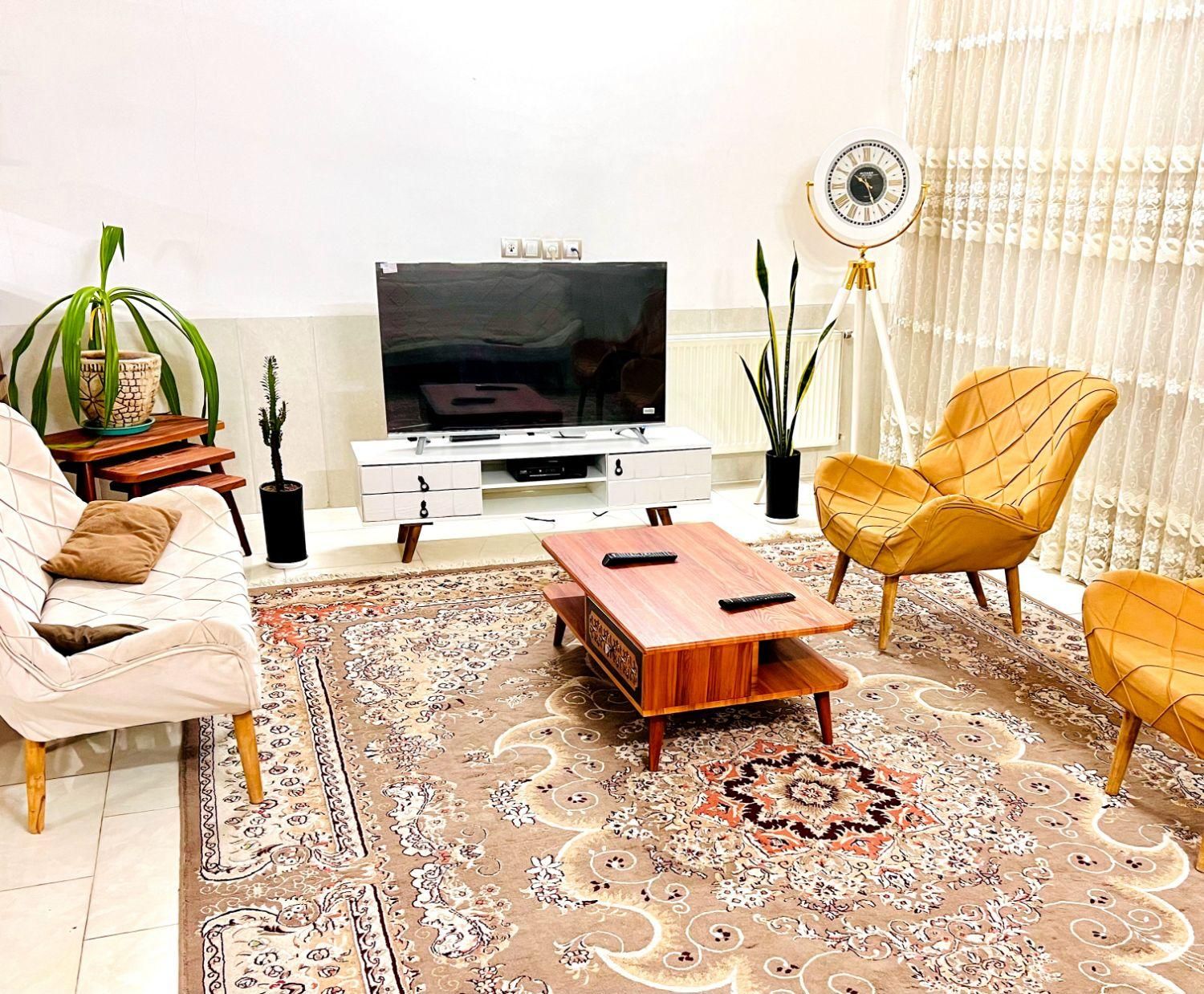 سوییت منزل مبله شیک و تمیز،پارکینگدار|اجارهٔ کوتاه‌مدت آپارتمان و سوئیت|یزد, |دیوار