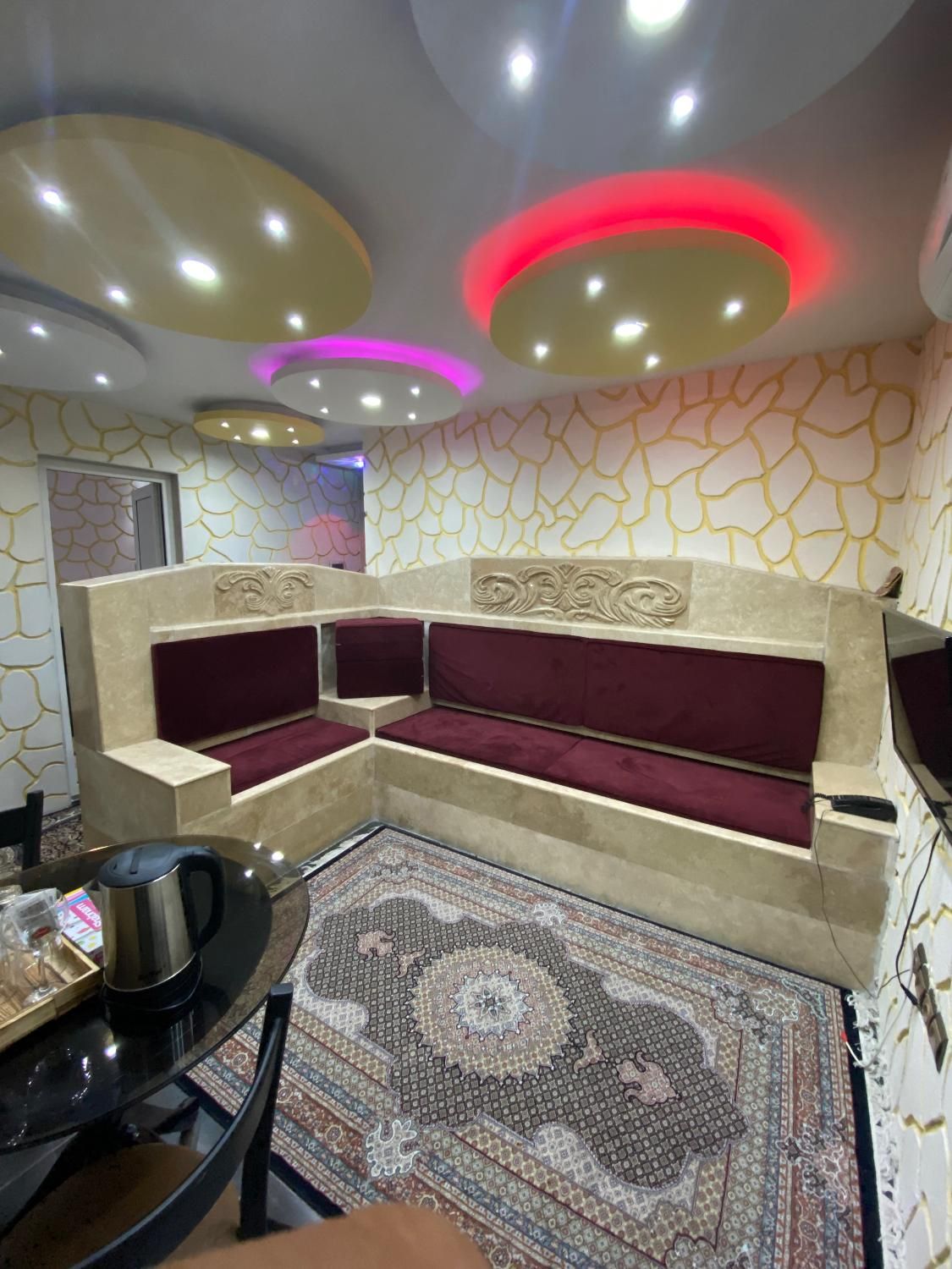 دوخوابه لب دریا با امکانات رفتهی|اجارهٔ کوتاهمدت ویلا و باغ|بندر انزلی, دهکده ساحلی|دیوار