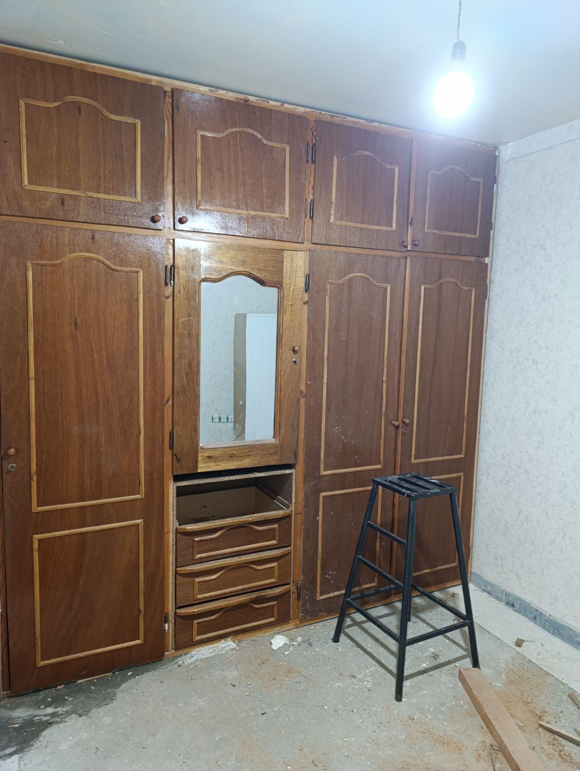 تعمیرات وسایل چوبی و ام دی اف و خورده کاری منزل|خدمات پیشه و مهارت|اردبیل, |دیوار