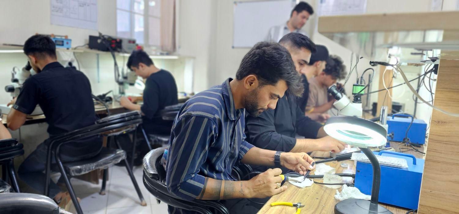 آموزش تخصصی تعمیرات موبایل بازارکار(فنی و حرفه ای)|خدمات آموزشی|مشهد, آزادشهر|دیوار