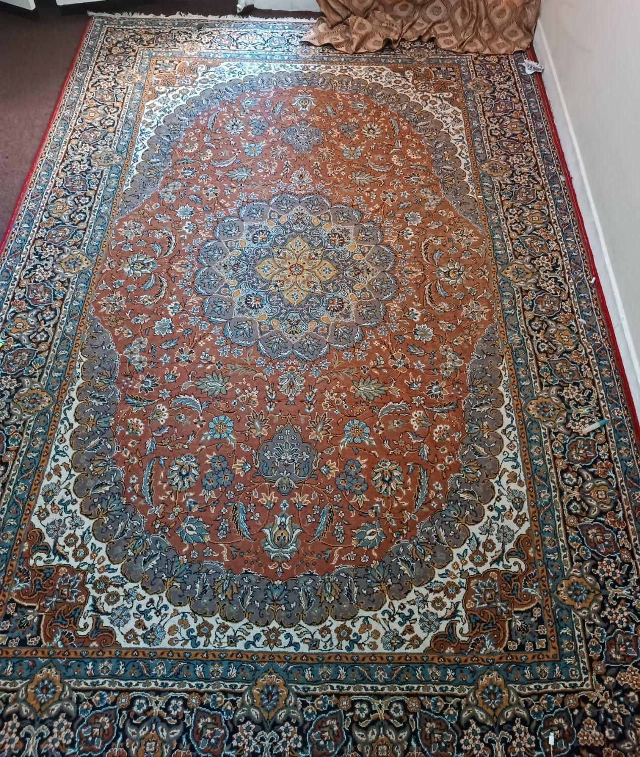 دو تخته فرش مناسب باغ|فرش|شیراز, معالی‌آباد|دیوار