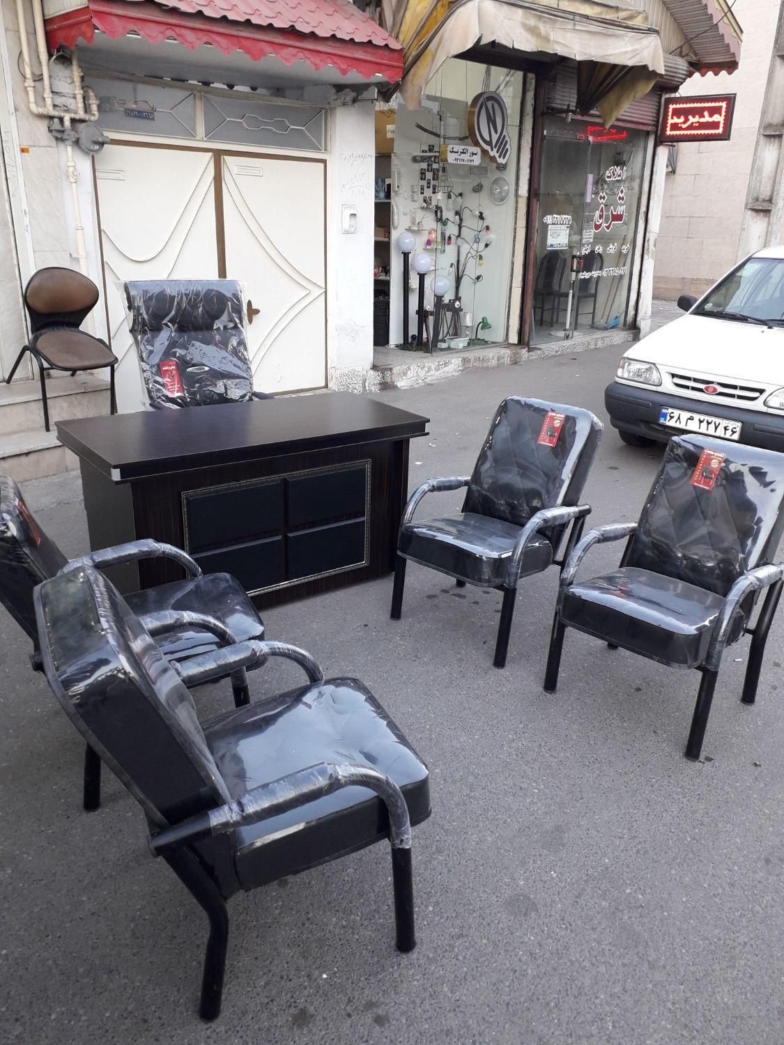 میز صندلی ست کامل ریبوک|دفتر کار|رشت, پیرکلاچای|دیوار