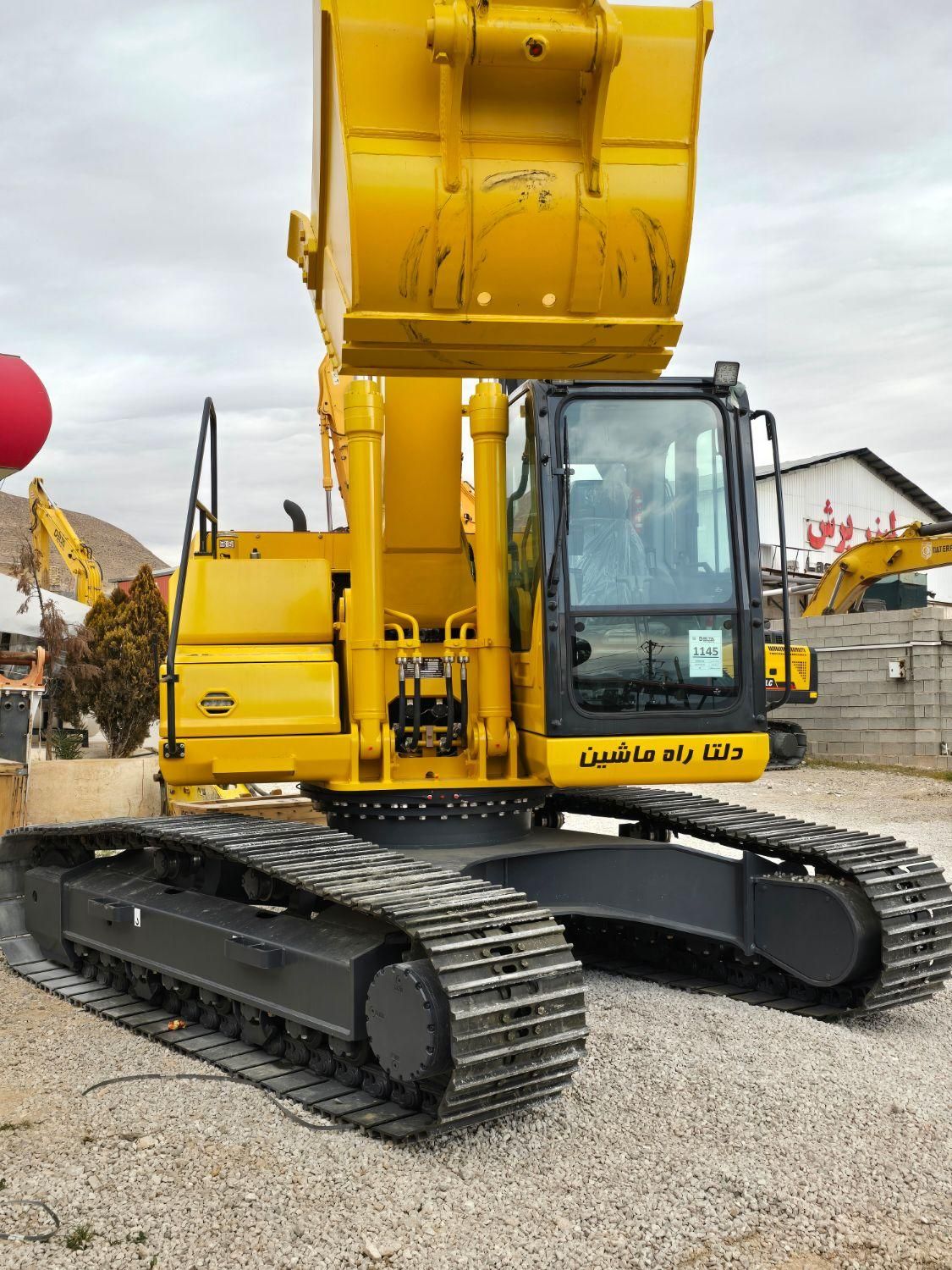 بیل دلتا ۲۲۰|خودرو سنگین|زرقان, |دیوار