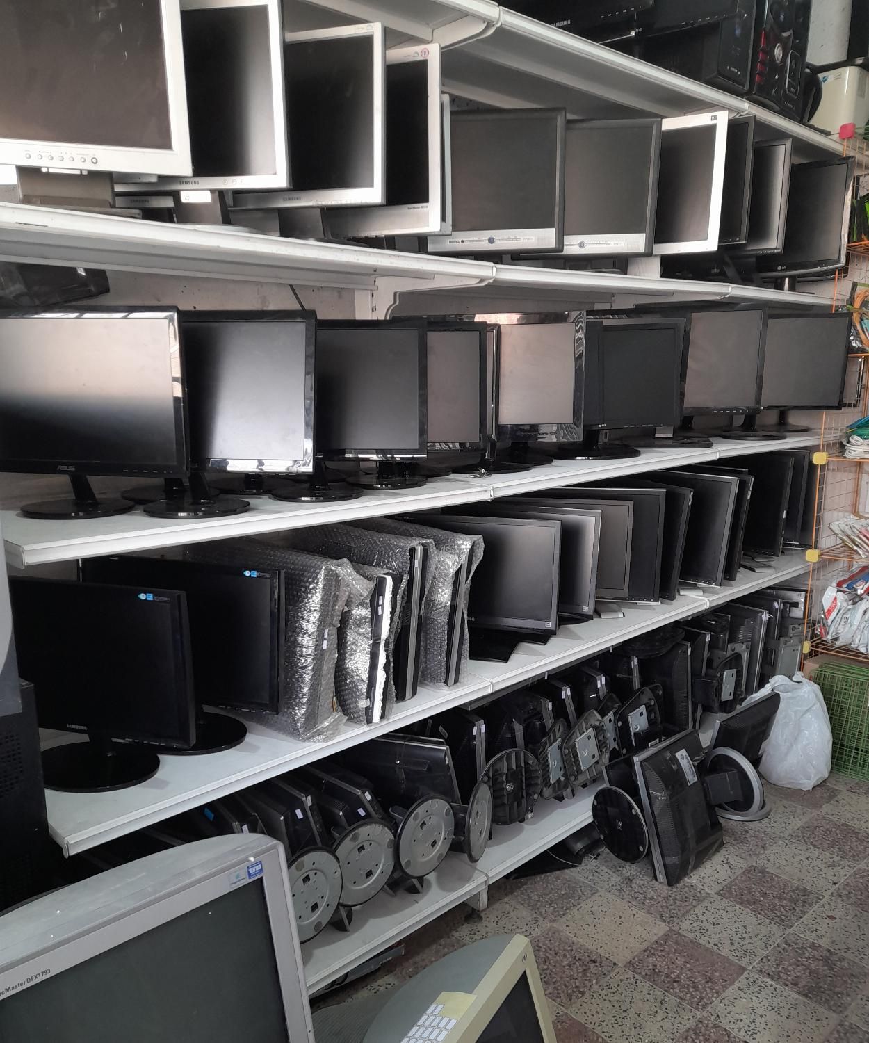 مینی کیس  و مانیتور و کیس  hp-dell-lenovo|رایانه رومیزی|ساوه, |دیوار