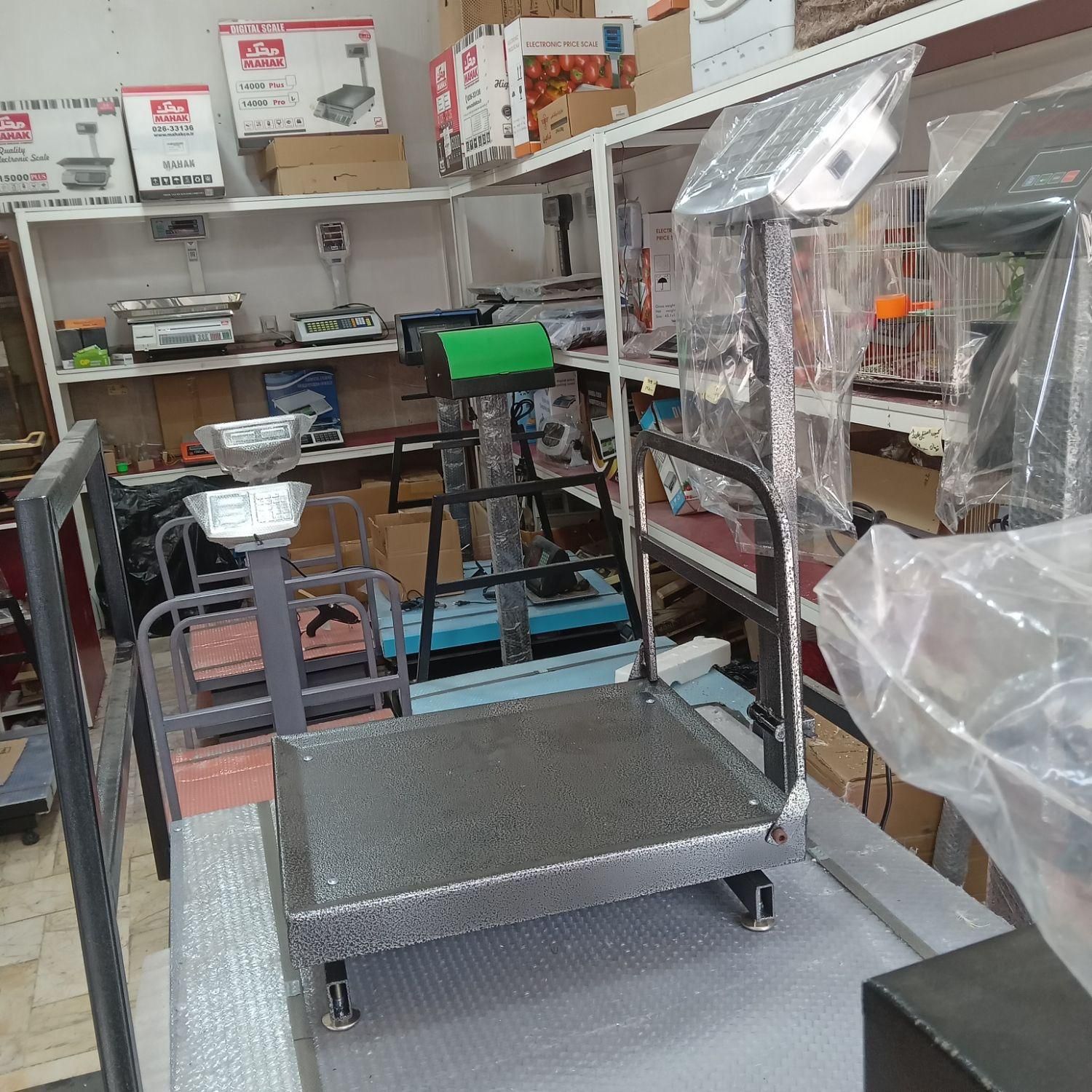 باسکول گارد دار تاشو|فروشگاه و مغازه|مشهد, رده|دیوار