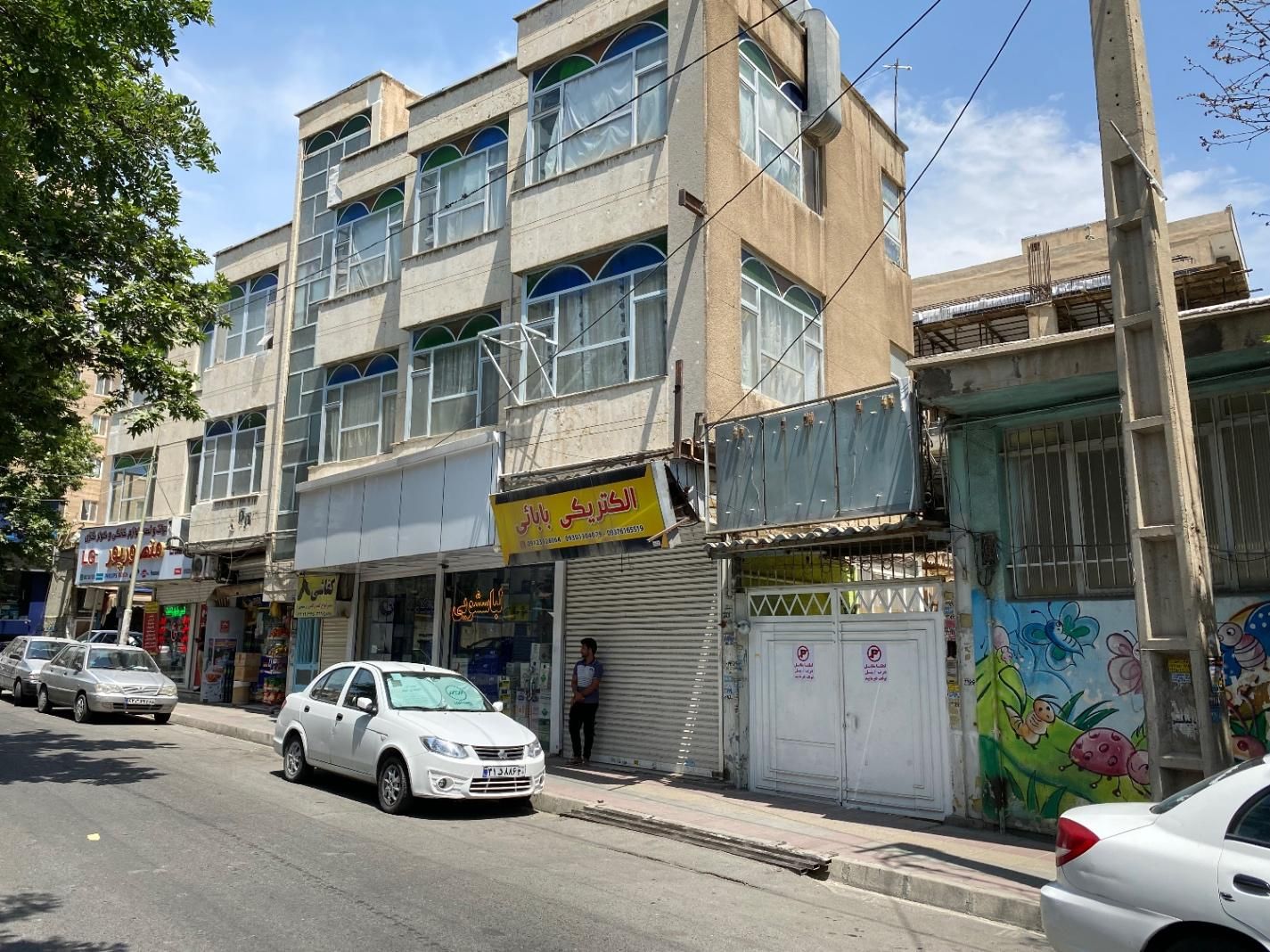 فروش ملک تجاری-مسکونی در تقاطع برغان دکتر همایون|فروش زمین و ملک کلنگی|کرج, برغان|دیوار