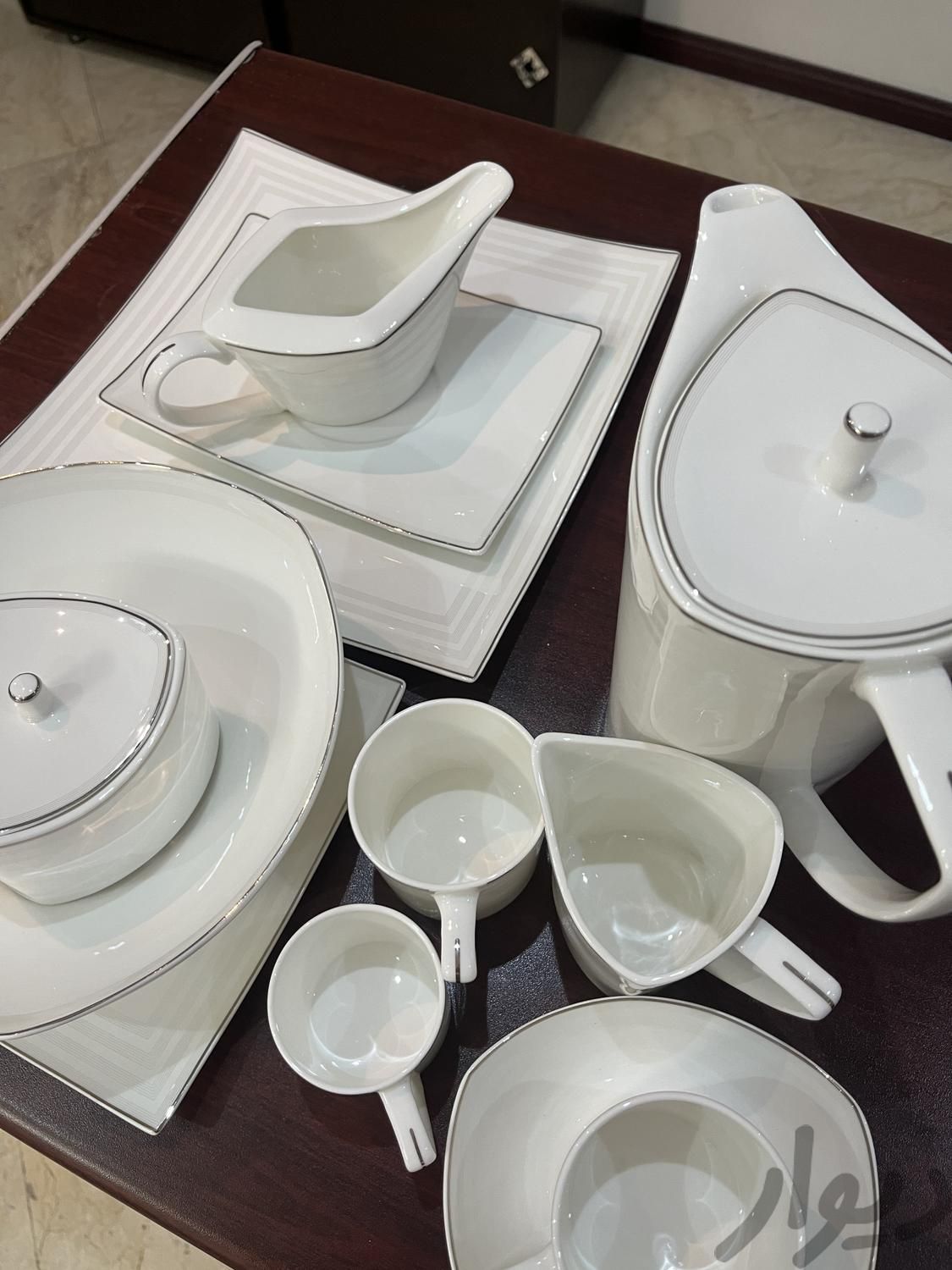 کلیه ظروف چینی کریستال به فروش میرسد|ظروف سرو و پذیرایی|تهران, ارم|دیوار