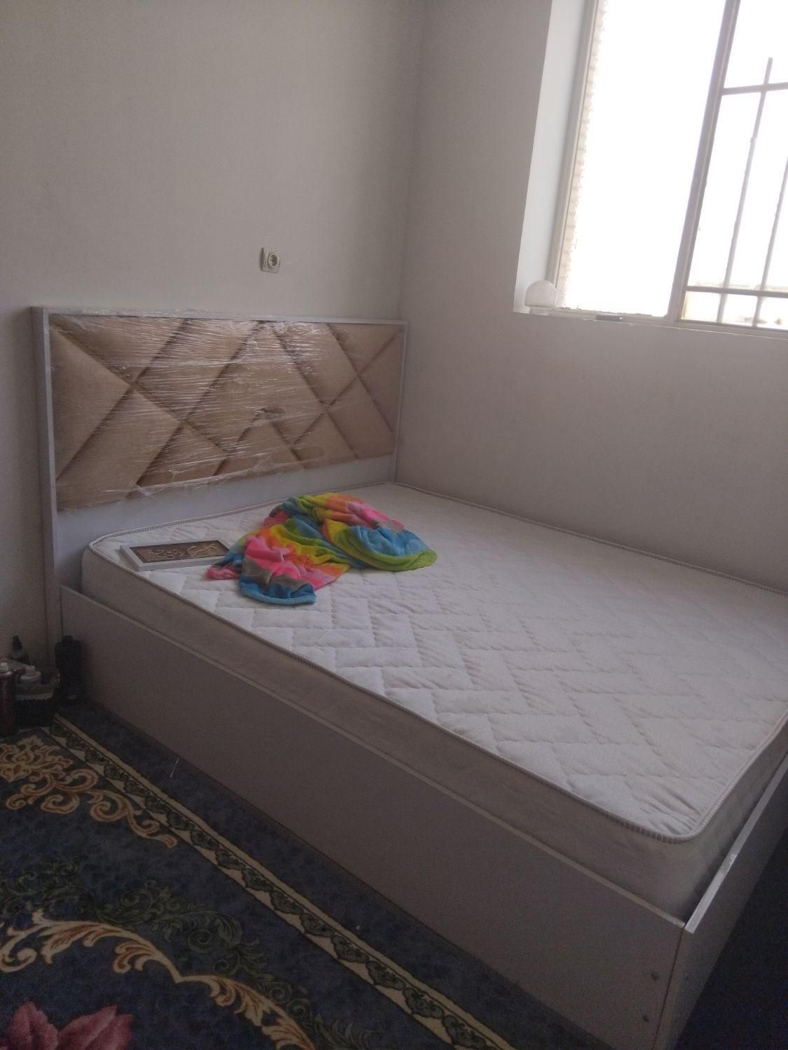 تخت.5500 تشک5|تشک تختخواب|قم, چهار مردان|دیوار