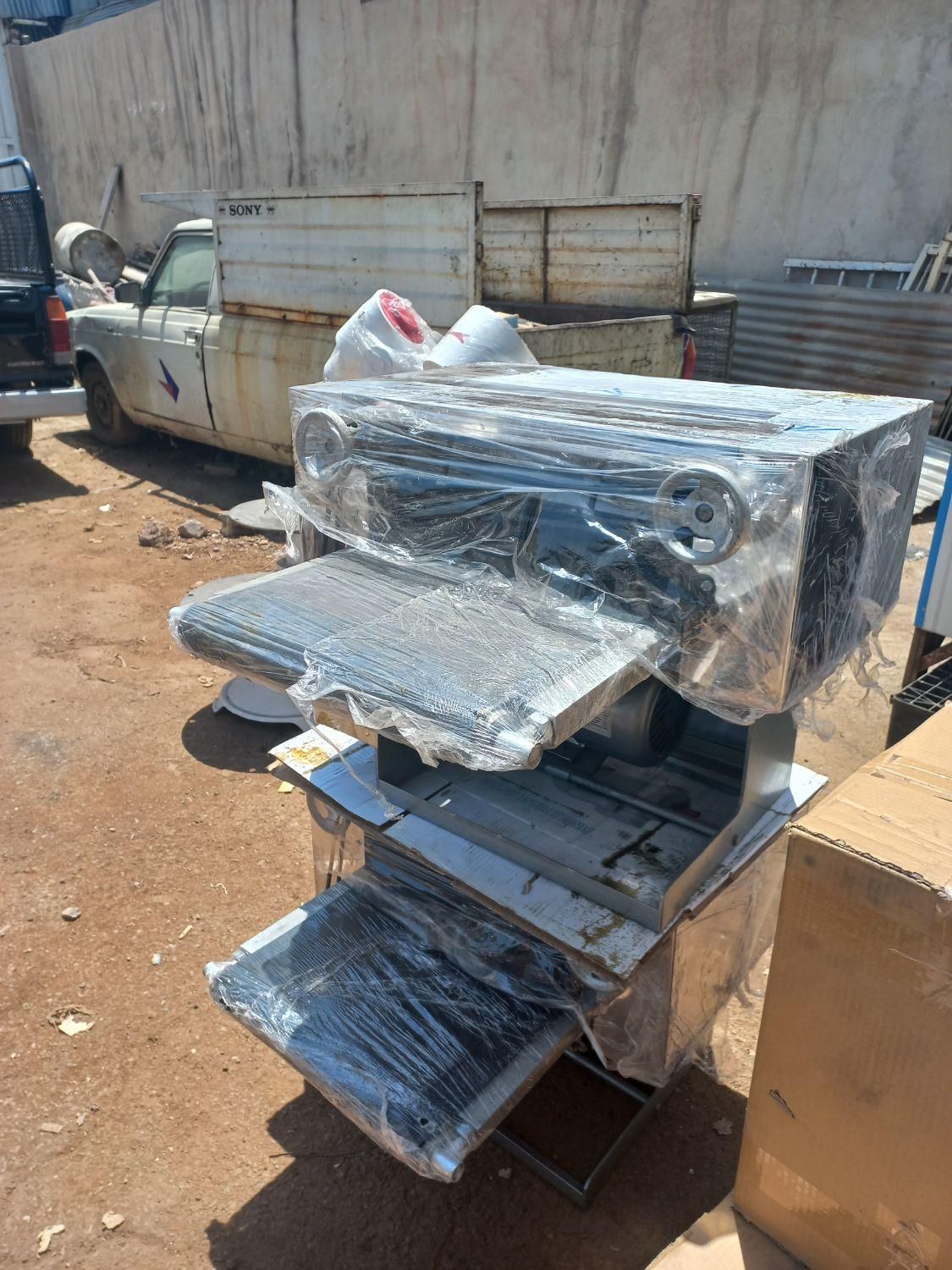 خمیر کن صنعتی/ تنور محلی گیر|خردکن، آسیاب، غذاساز|میانه, |دیوار