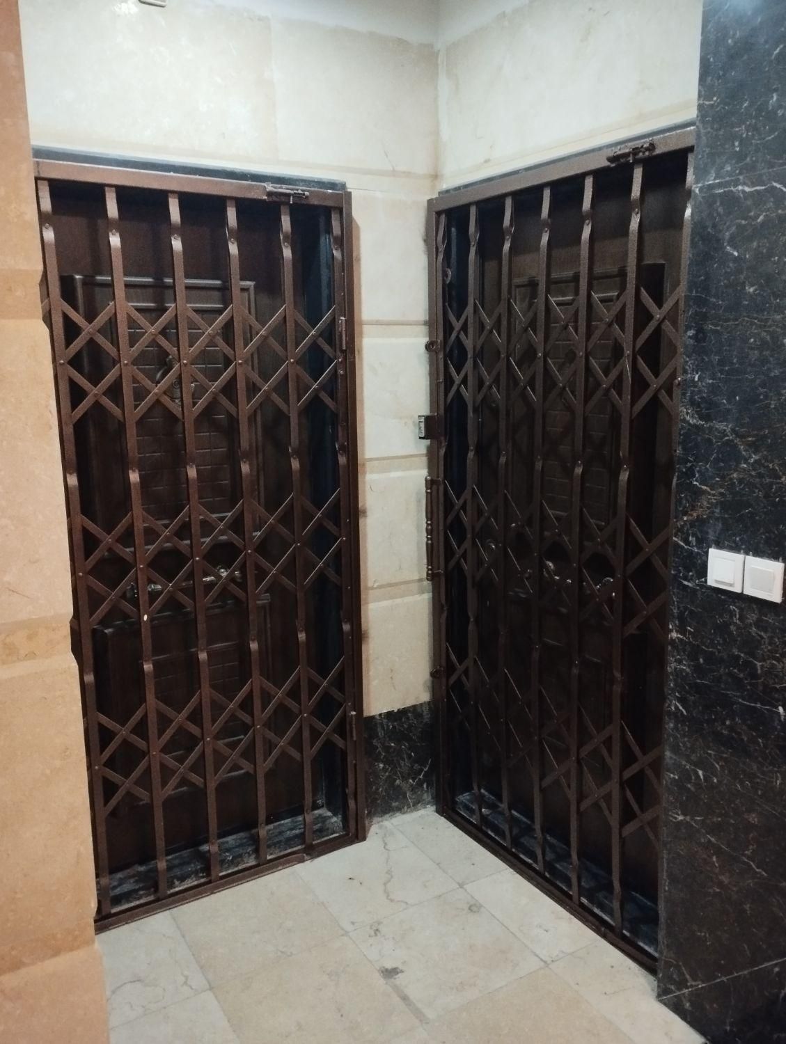 درب حفاظ آکاردیونی با چهار چوب طرح ونوس امنیتی|مصالح و تجهیزات ساختمان|تهران, خانی آباد نو جنوبی|دیوار