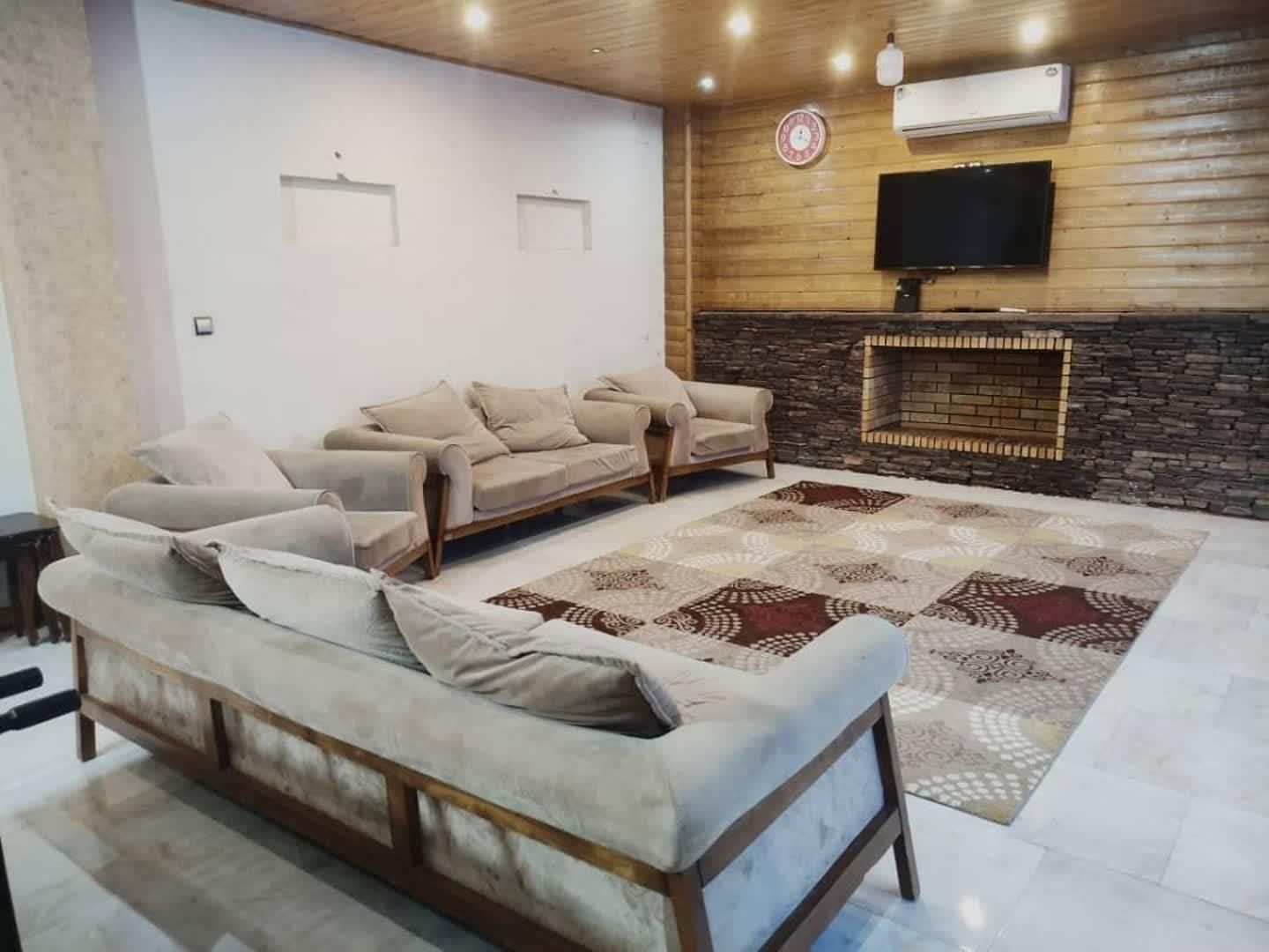 اجاره ویلا استخردار جنگلی رویان|اجارهٔ کوتاه‌مدت ویلا و باغ|رویان, |دیوار