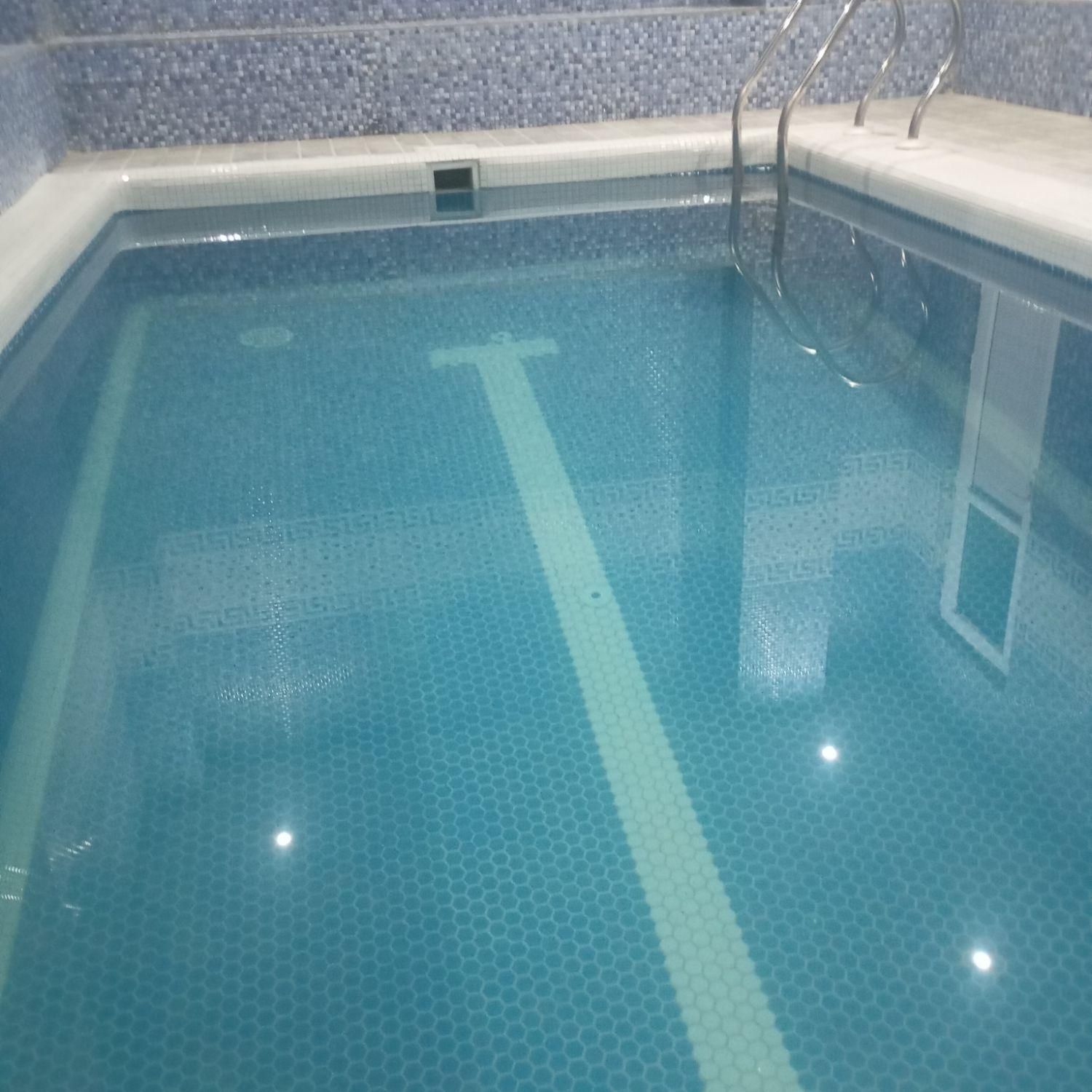 اجاره ویلا دو واحدی استخر دار طبقه اول|اجارهٔ کوتاه‌مدت آپارتمان و سوئیت|چالوس, |دیوار