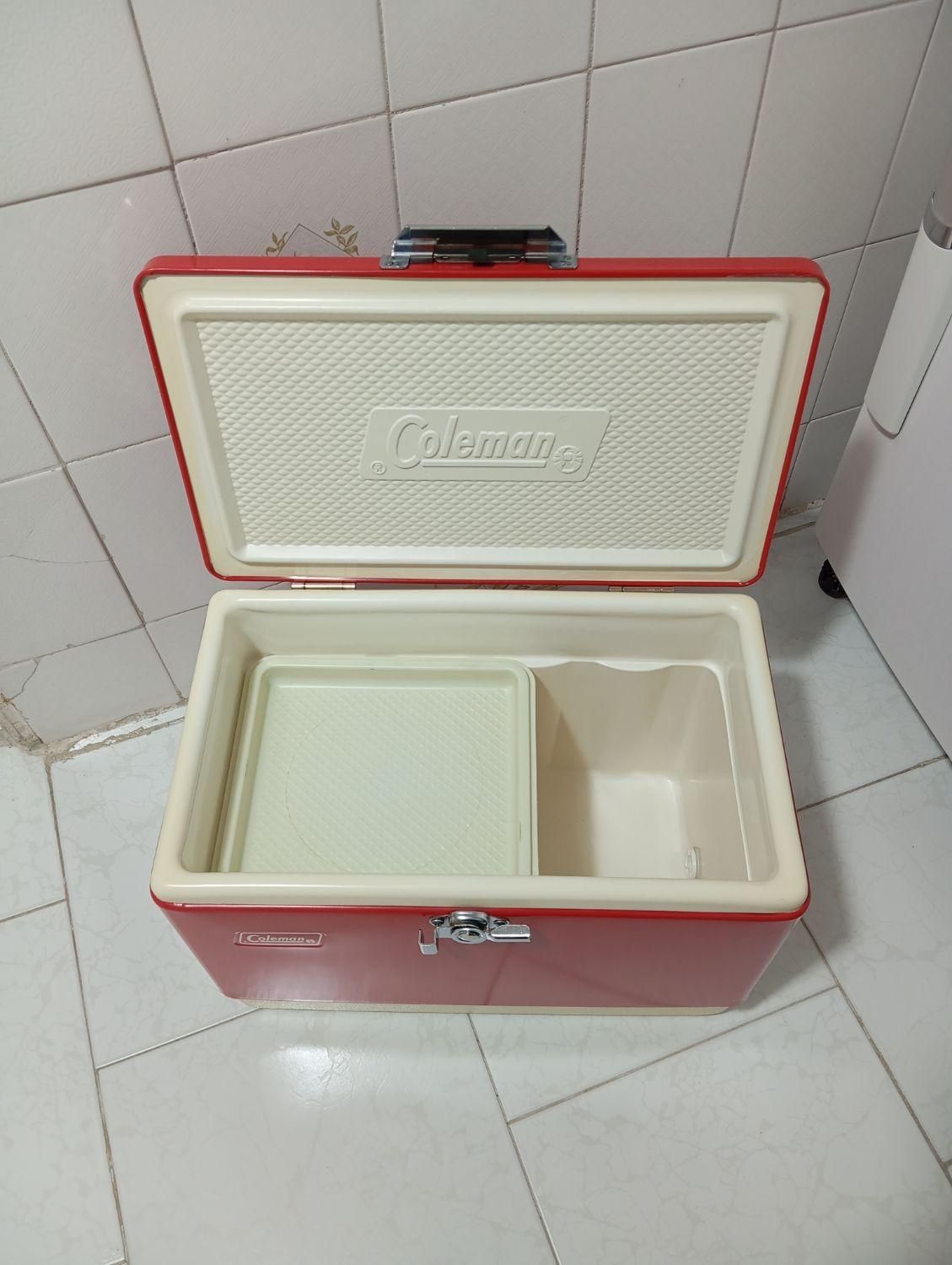 کلمن صندوقی آمریکایی ۲۸ لیتری آکبند برند (coleman)|ظروف نگهدارنده، پلاستیکی، یک‌بارمصرف|تهران, سازمان برنامه شمالی|دیوار