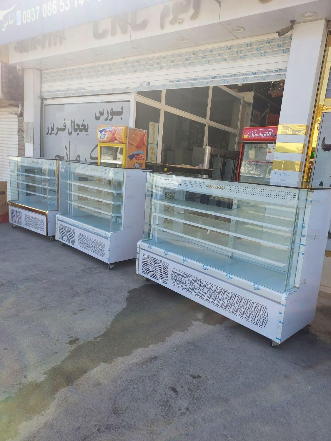 یخچال ویترینی آکواریومی کندوی عسل طلایی|فروشگاه و مغازه|مشهد, فدک|دیوار