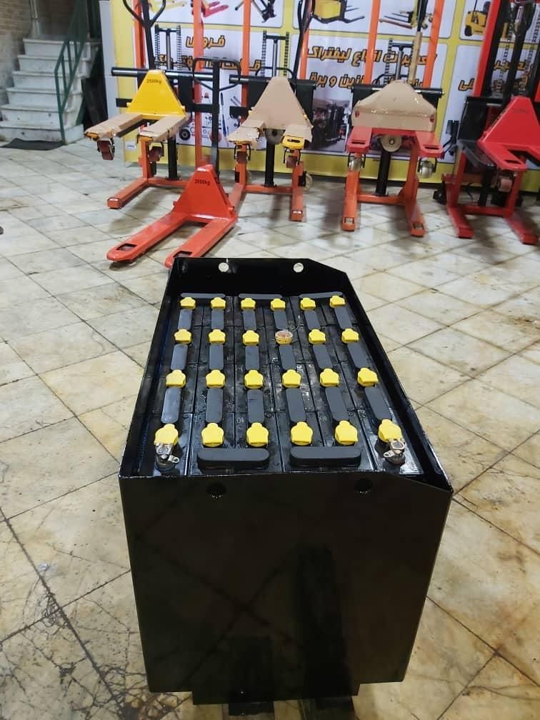 باتری و شارژر لیفتراک برقی و استاکر برقی|ماشینآلات صنعتی|سنندج, |دیوار